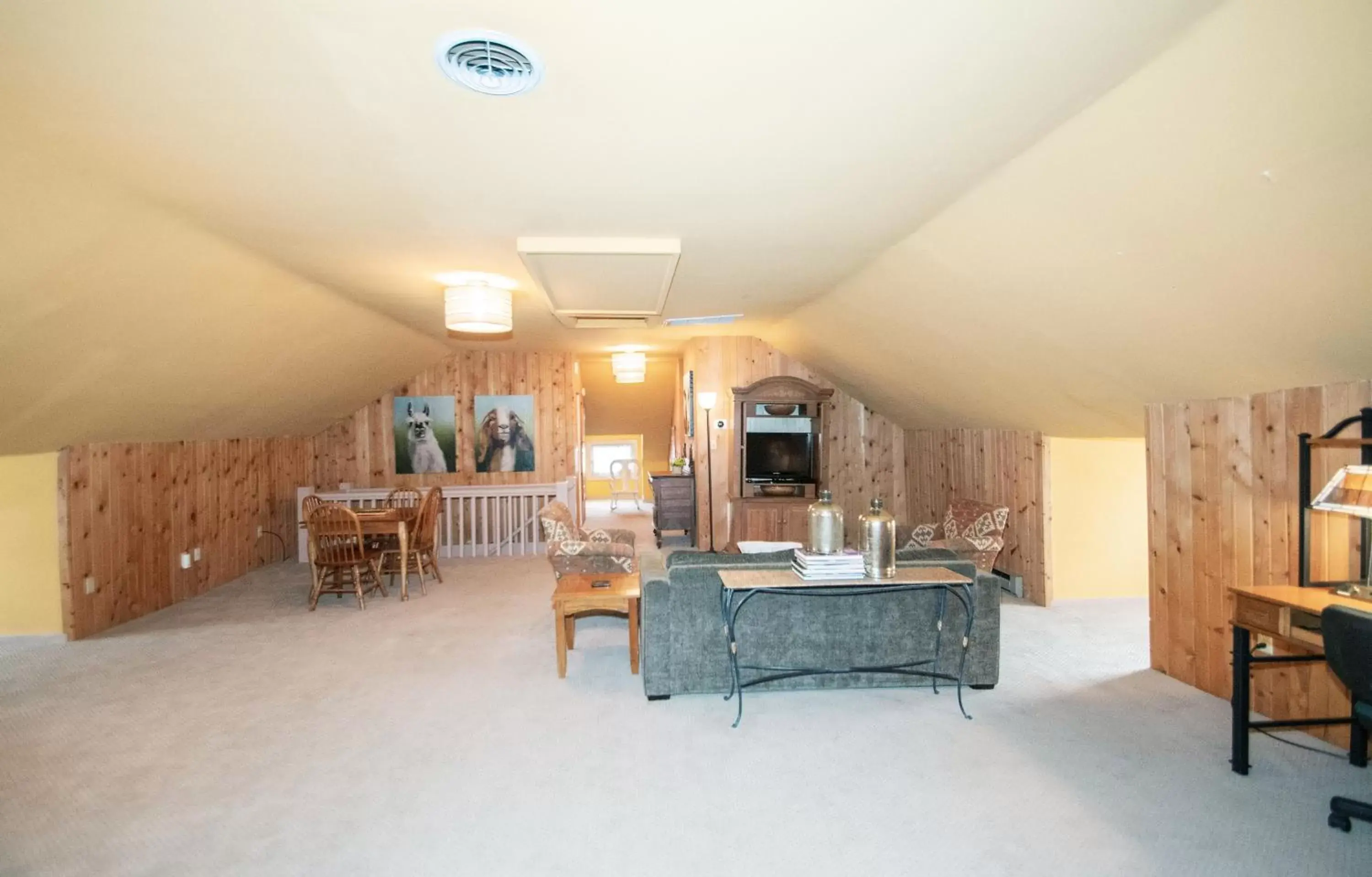 Seating Area in Looking Glass Inn