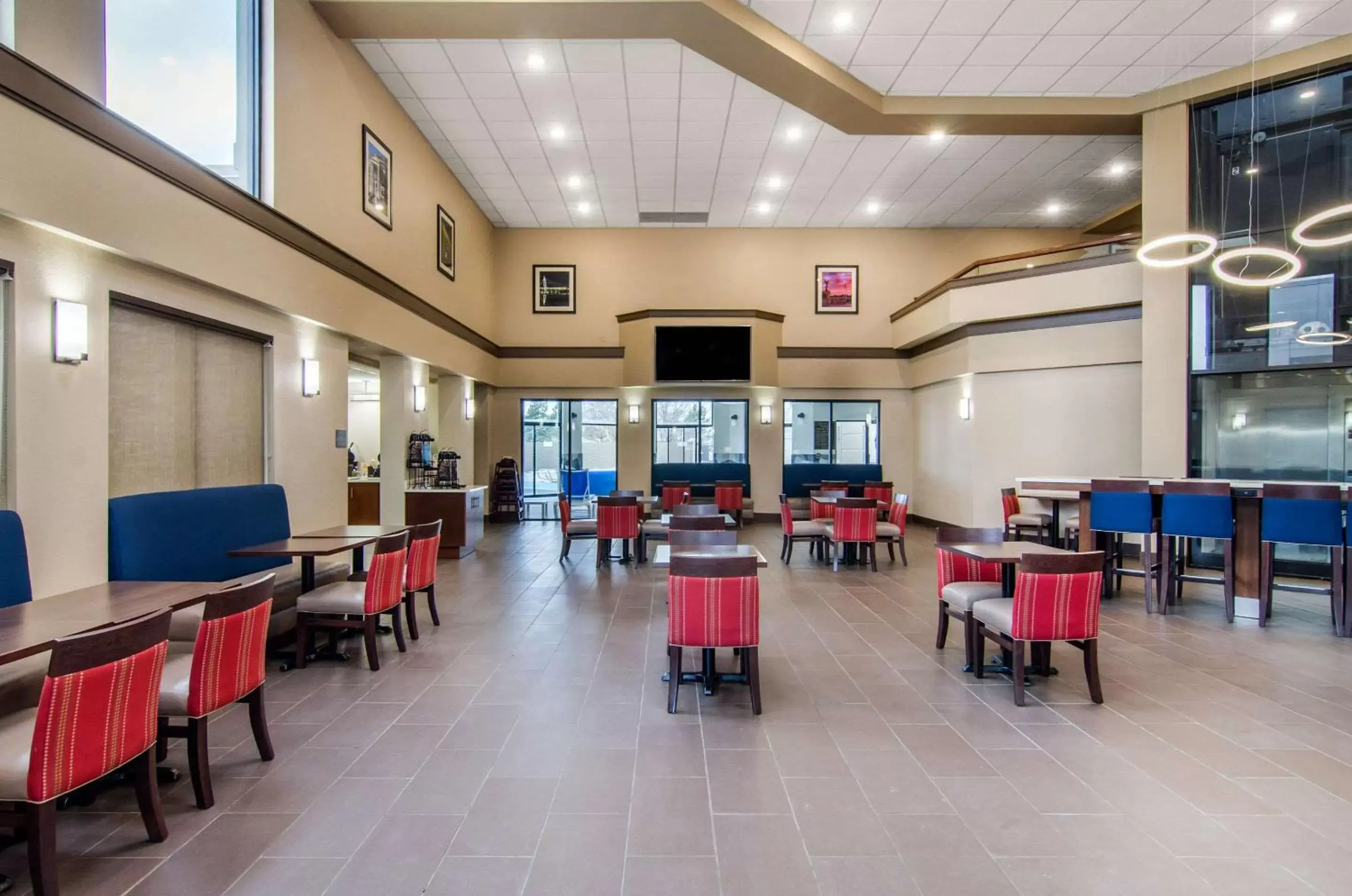 Restaurant/Places to Eat in Comfort Inn & Suites