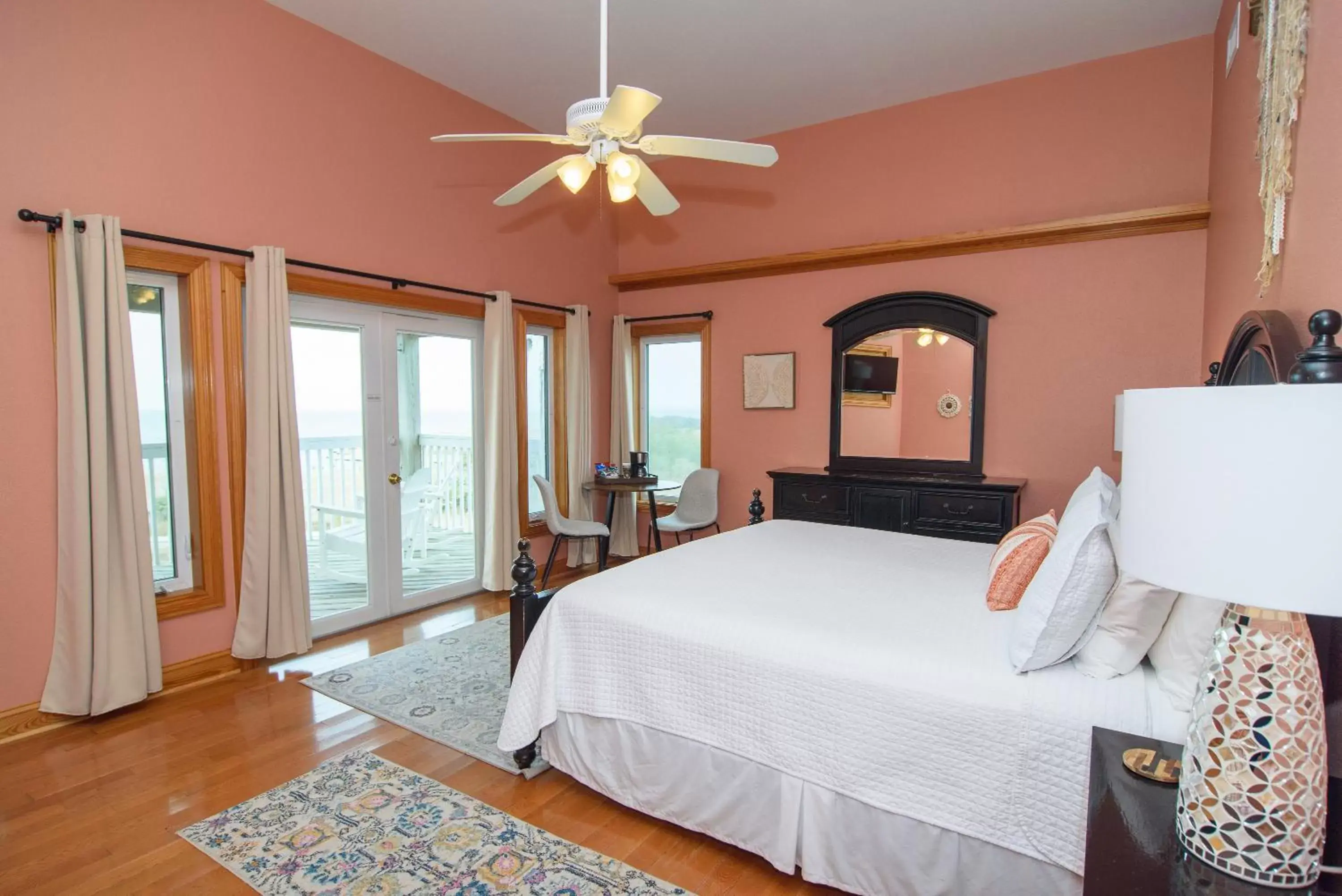 Bed in The Inn on Pamlico Sound