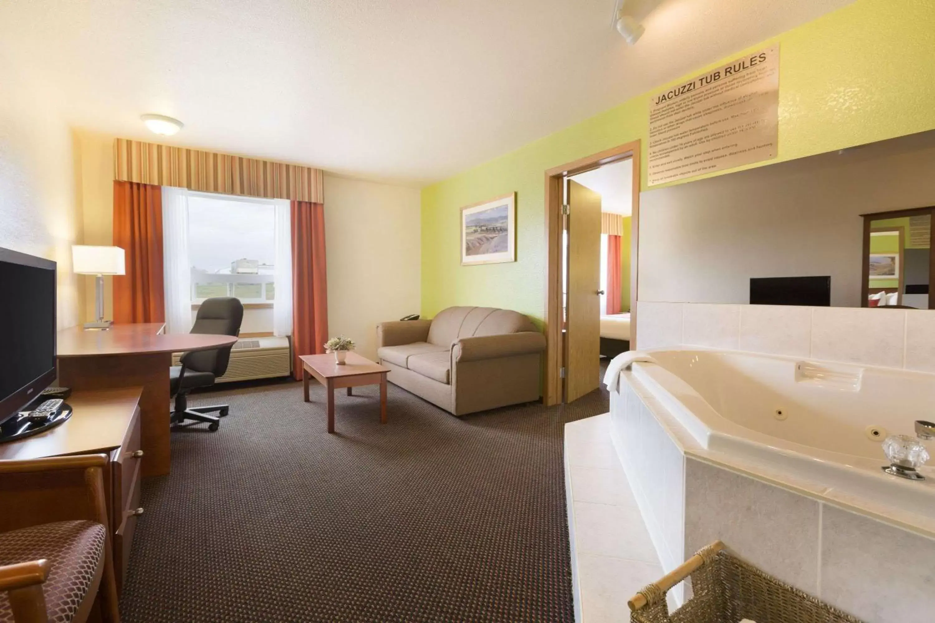 Photo of the whole room in Super 8 by Wyndham Drayton Valley