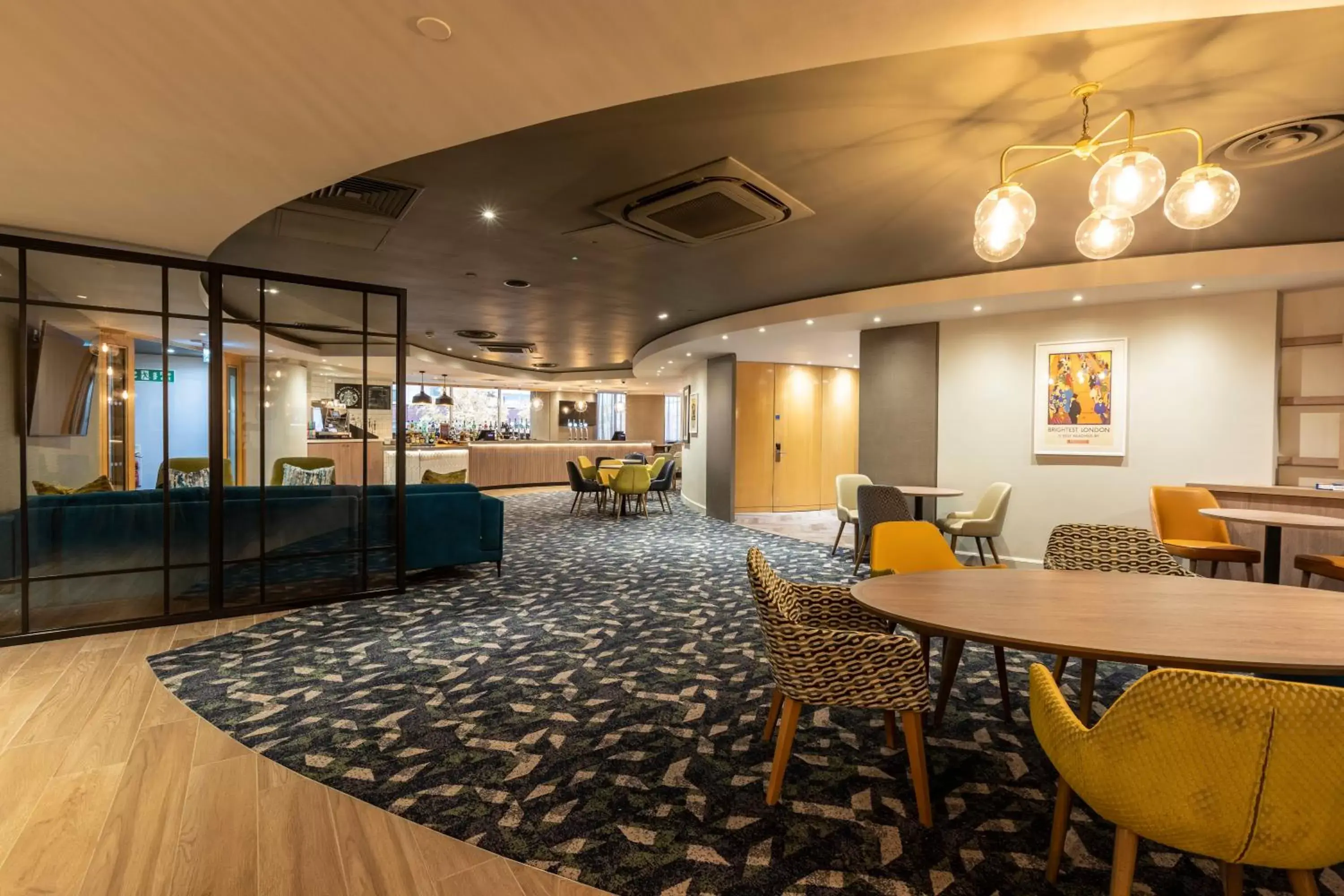 Lounge or bar, Lobby/Reception in Holiday Inn London - Regent's Park, an IHG Hotel