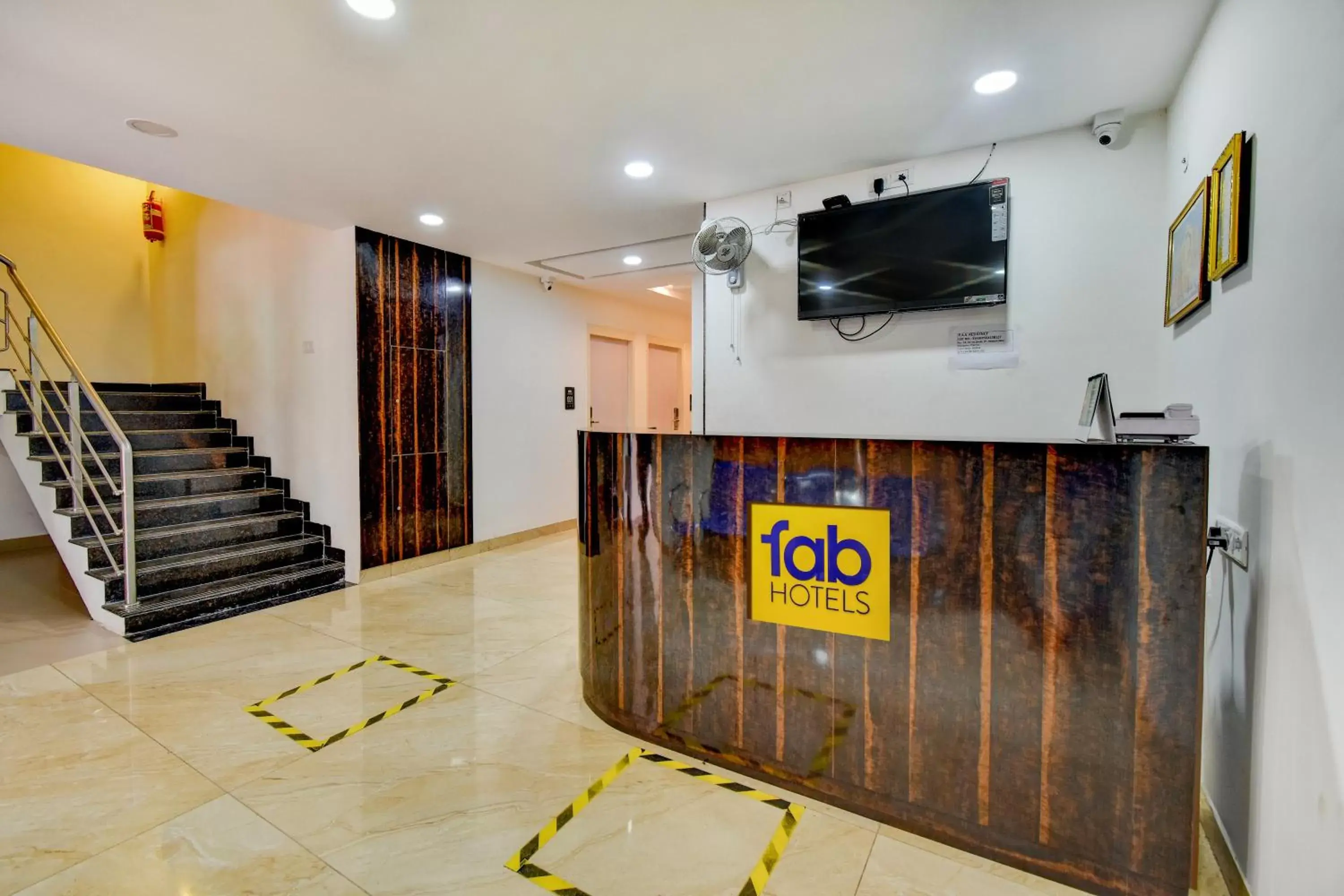Lobby or reception in FabExpress PAS Residency - Nr Marina Beach Lobby or reception in FabExpress PAS Residency - Nr Marina Beach
