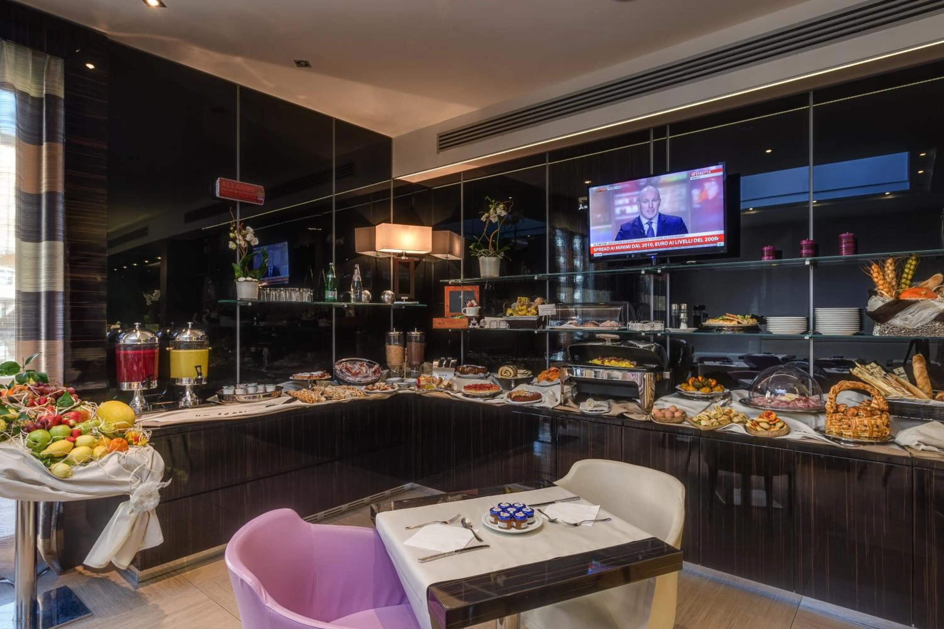 Breakfast in Quality Hotel Green Palace