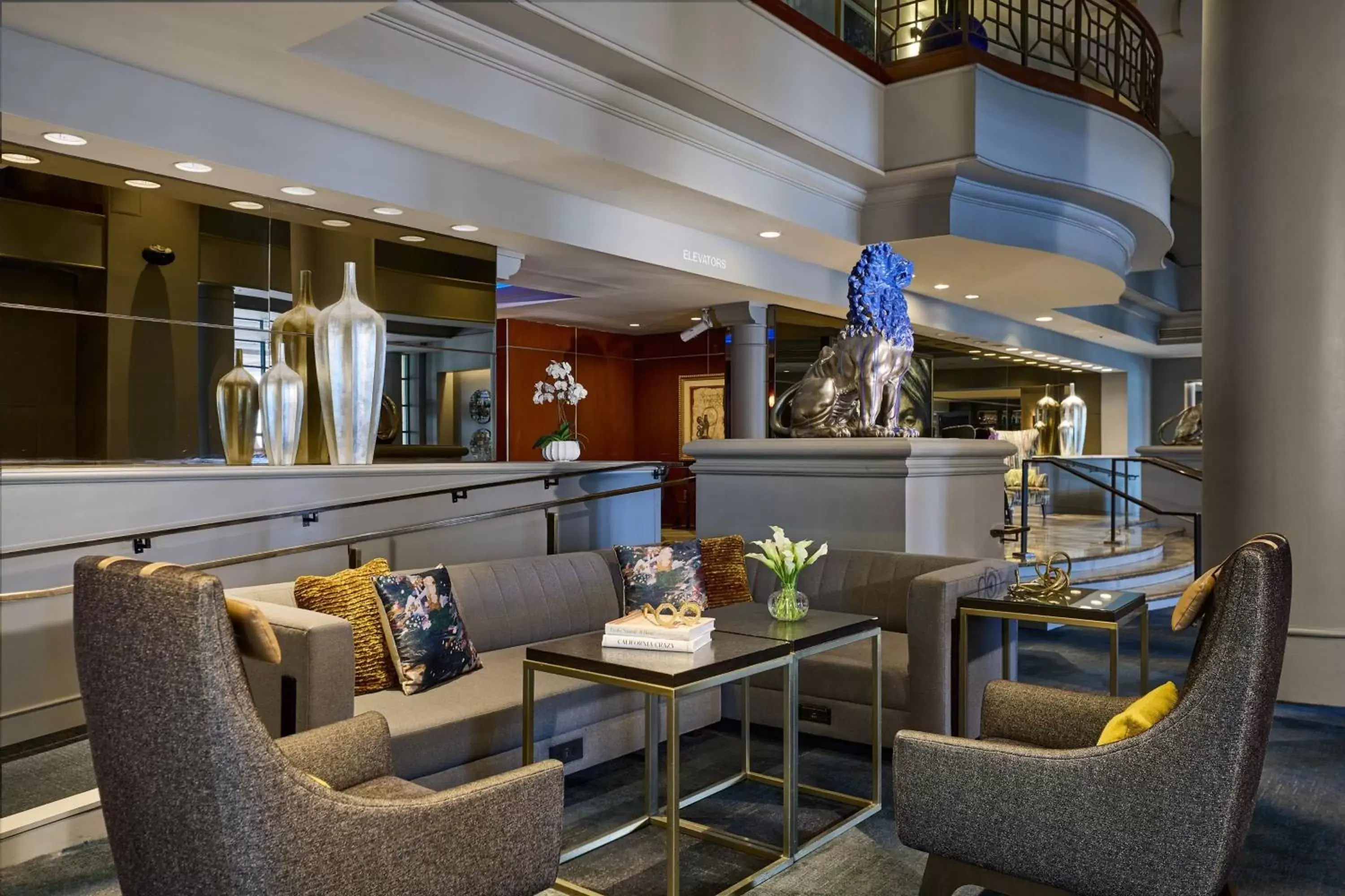 Lobby or reception in Renaissance Los Angeles Airport Hotel