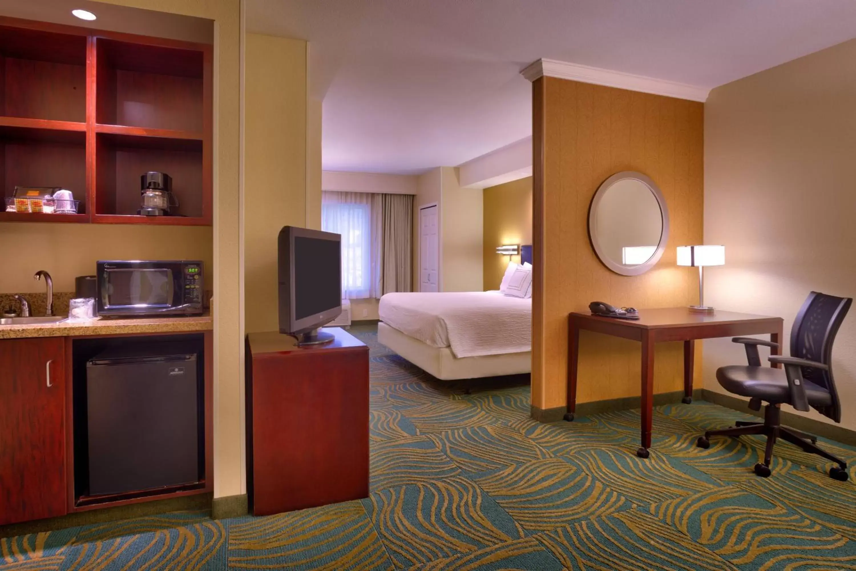 Bedroom, TV/Entertainment Center in SpringHill Suites by Marriott Cedar City