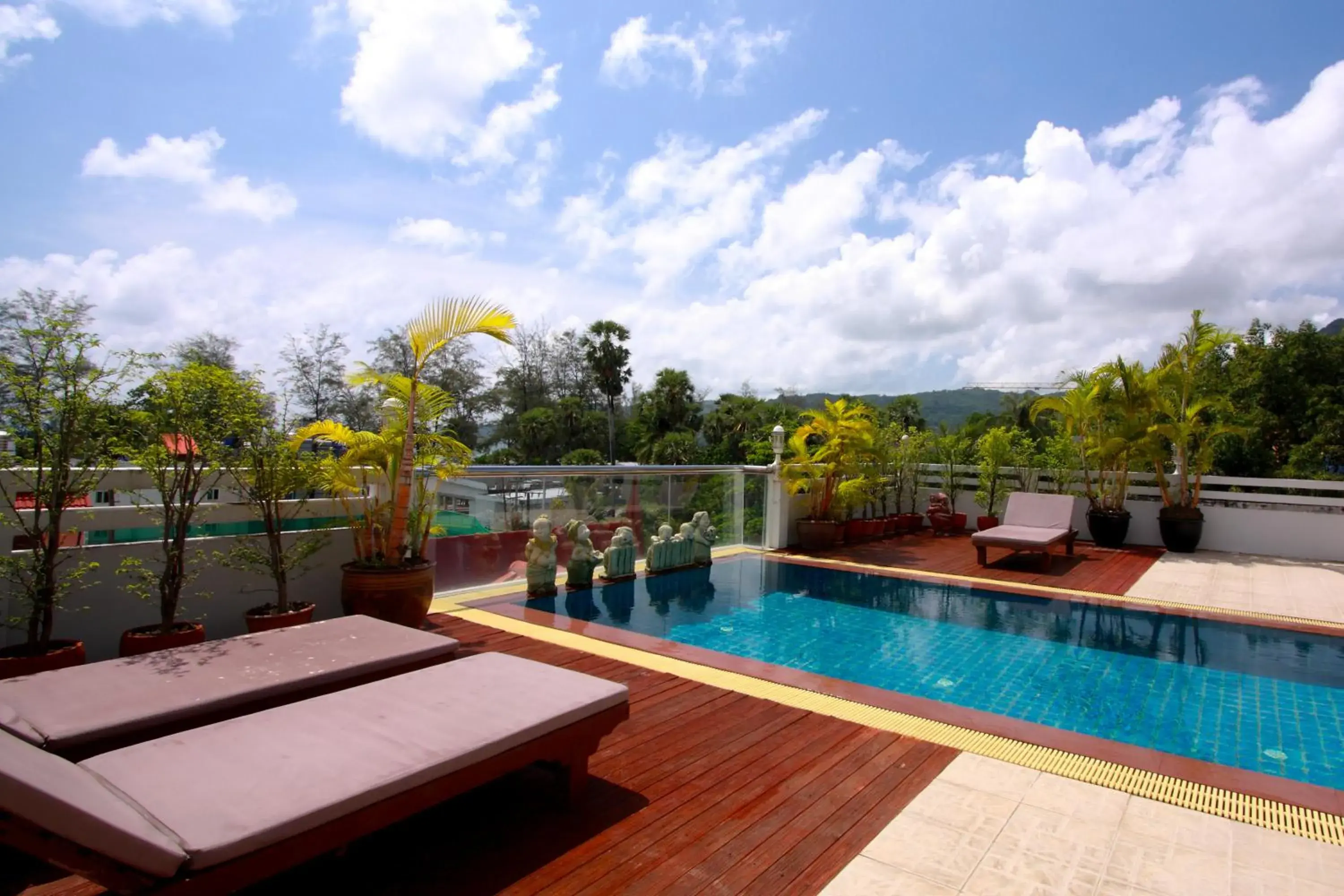 Swimming Pool in Rayaburi Hotel, Patong