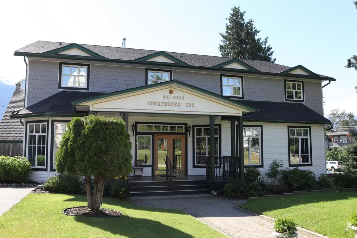 Property building in Courthouse Inn Revelstoke