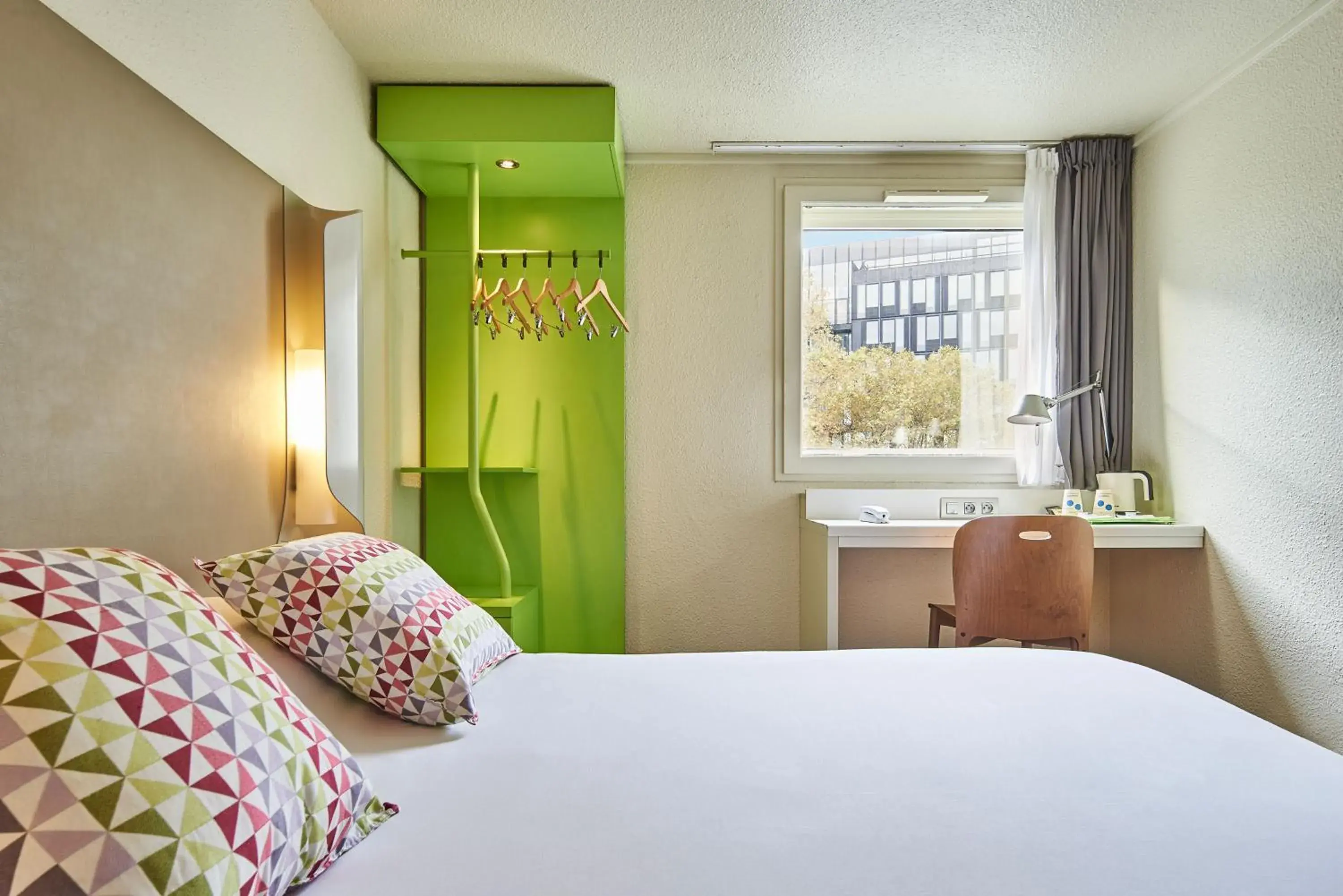 Bedroom, Bed in Campanile Paris Sud - Porte D'Orleans - Arcueil