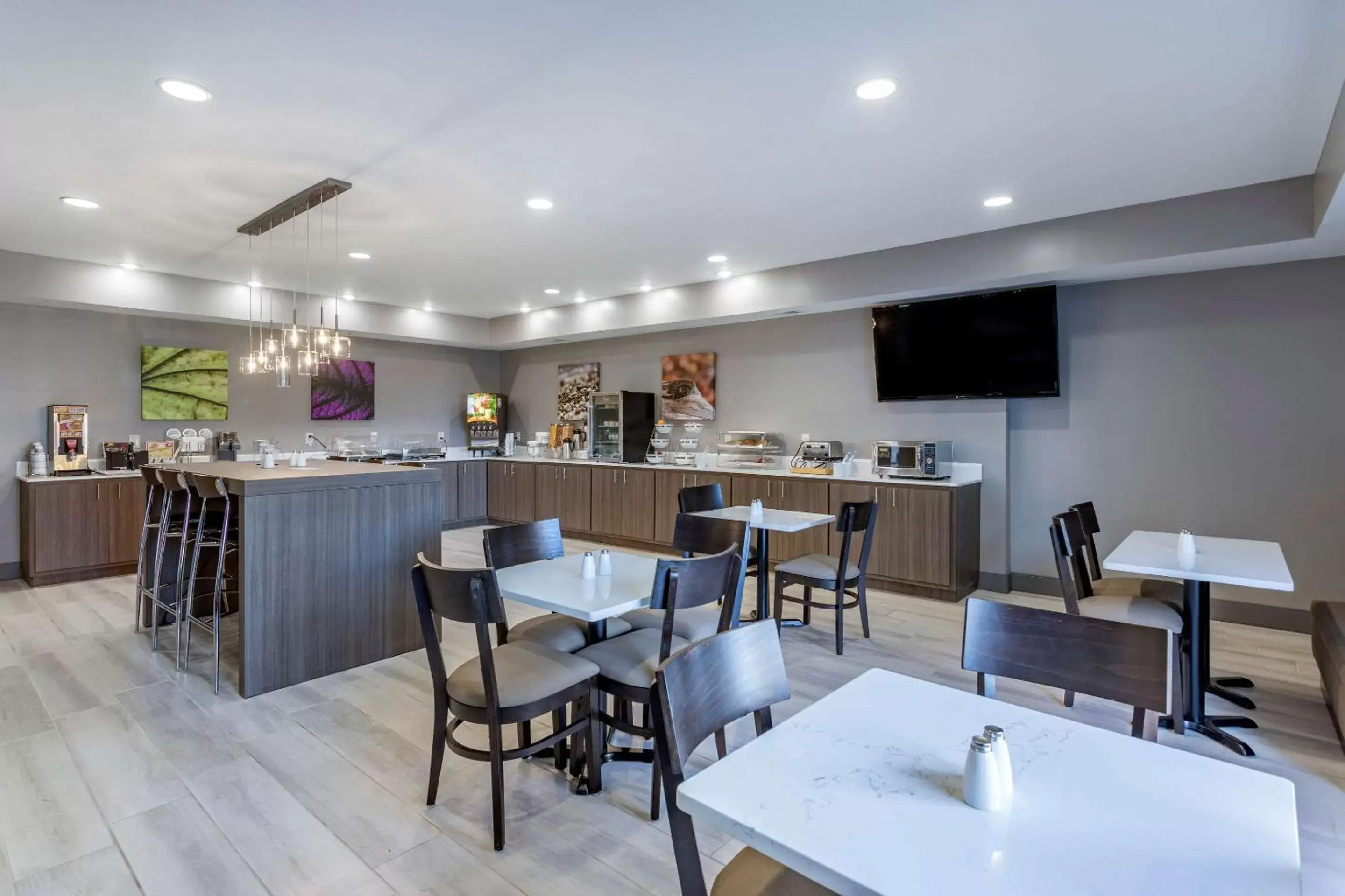 Restaurant/Places to Eat in MainStay Suites Lebanon - Nashville Area