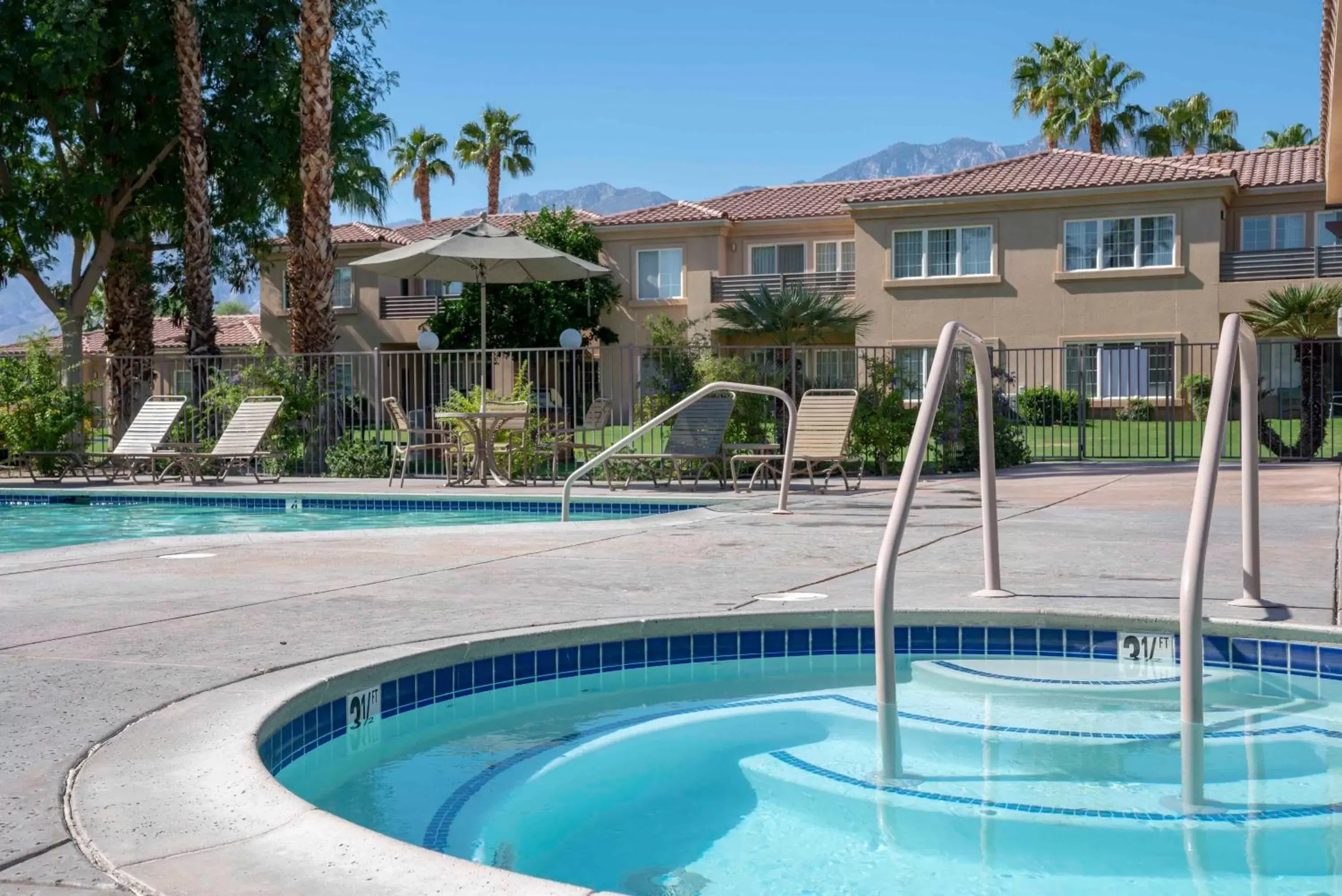 Swimming Pool in Raintree's Cimarron Golf Resort Palm Springs