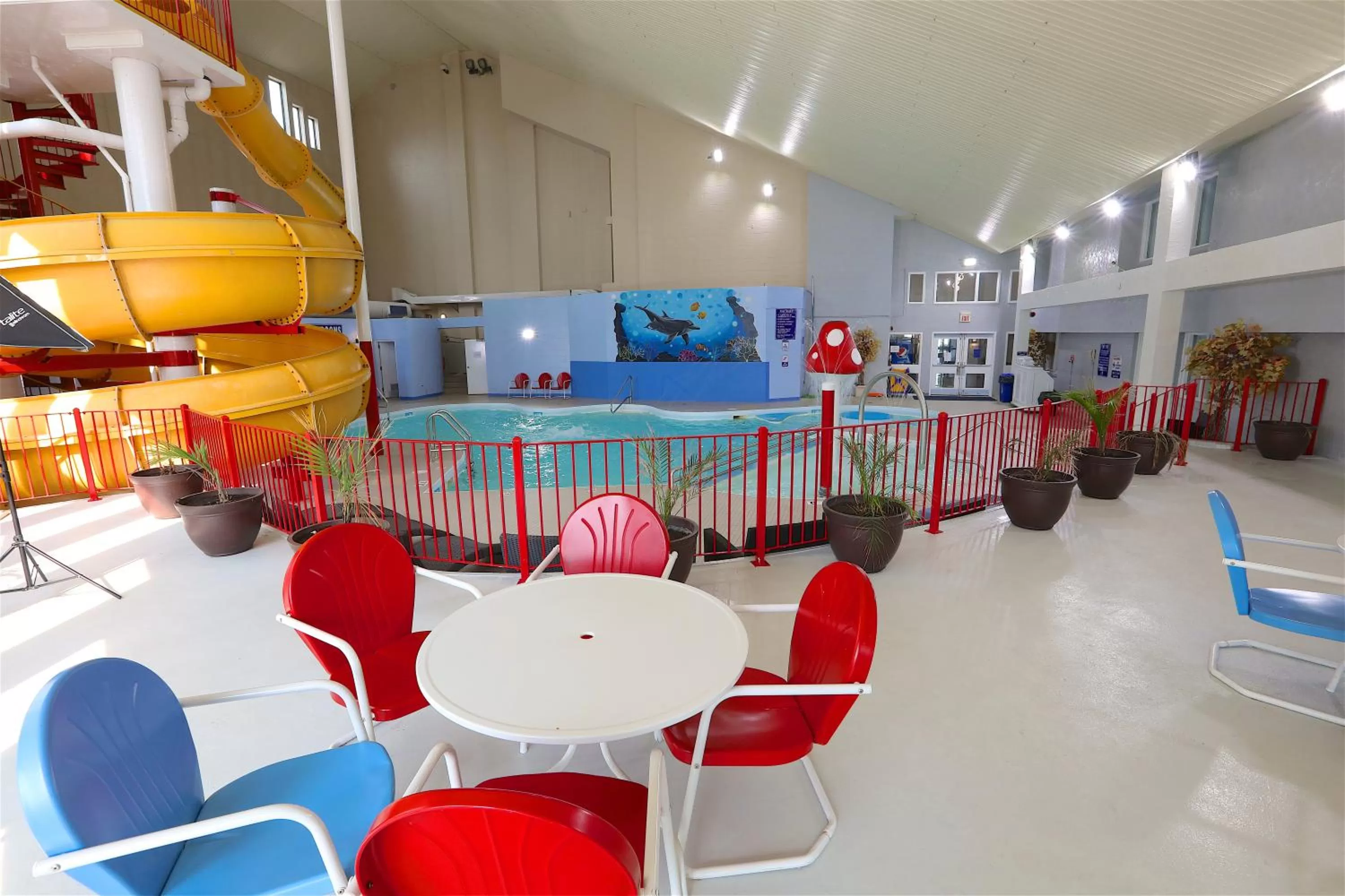 Swimming pool in Medicine Hat Suites