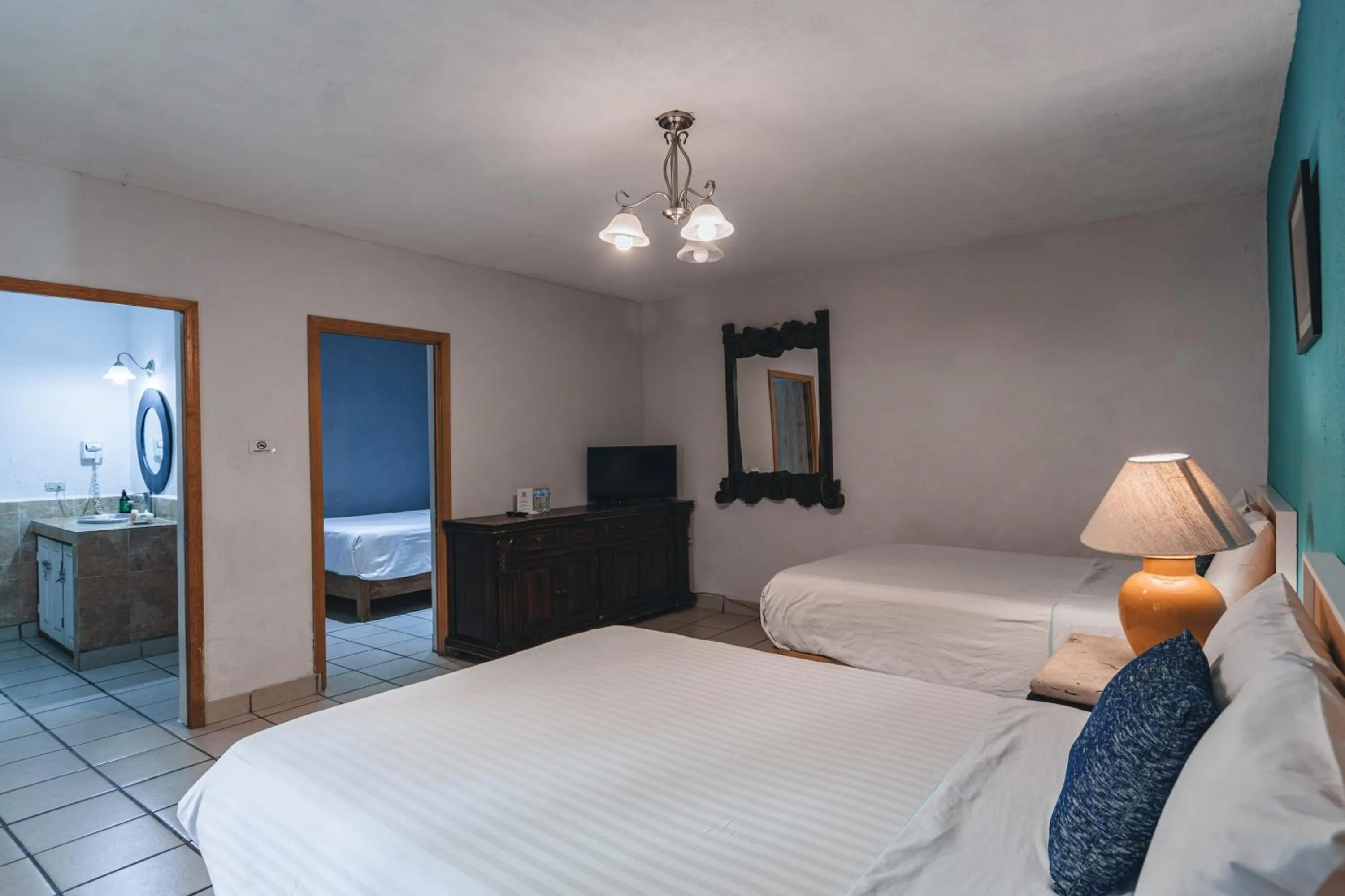 Photo of the whole room in Hotel Casa Santamaría