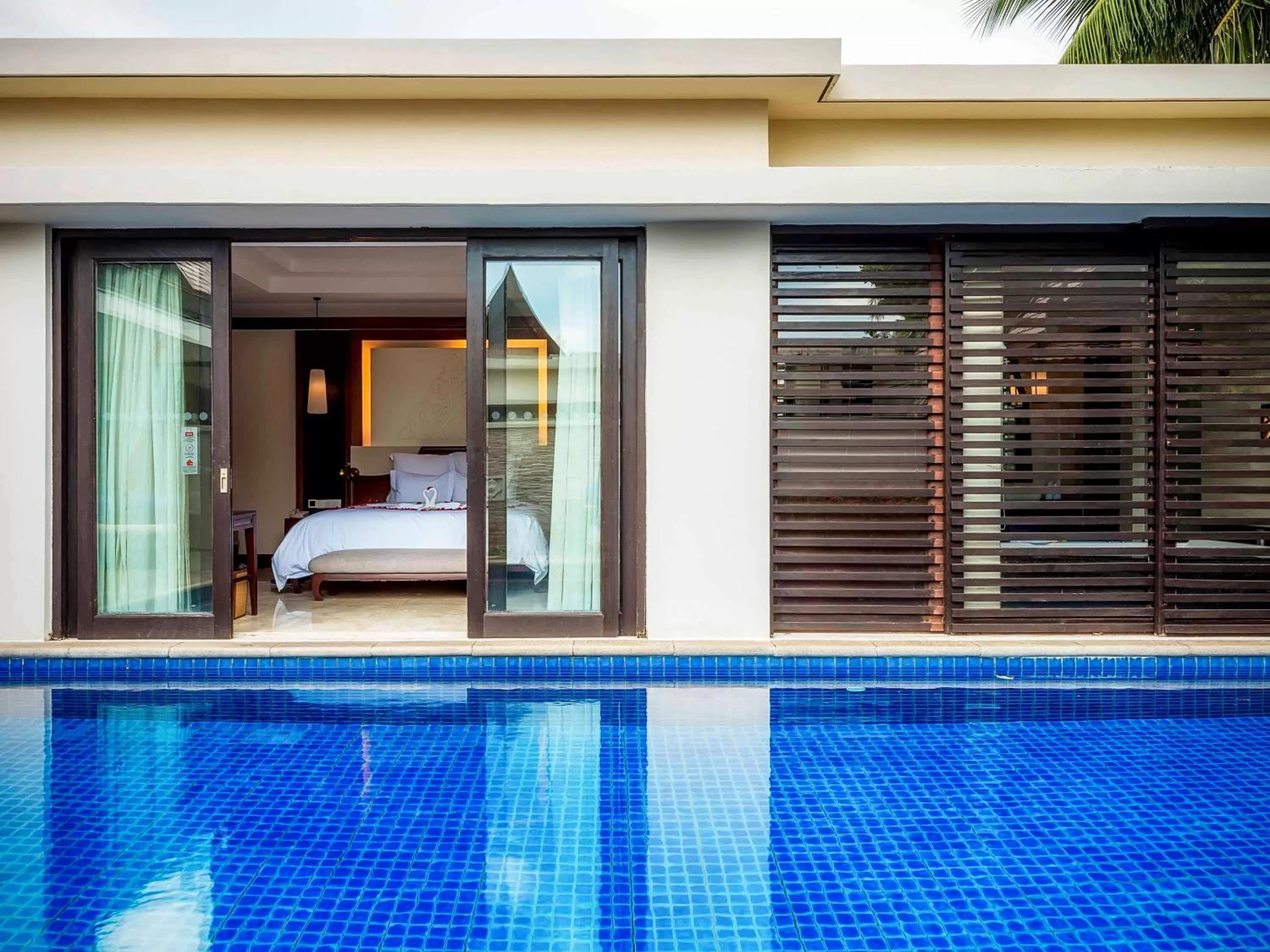 Photo of the whole room, Bed in Pullman Sanya Yalong Bay Villas & Resort