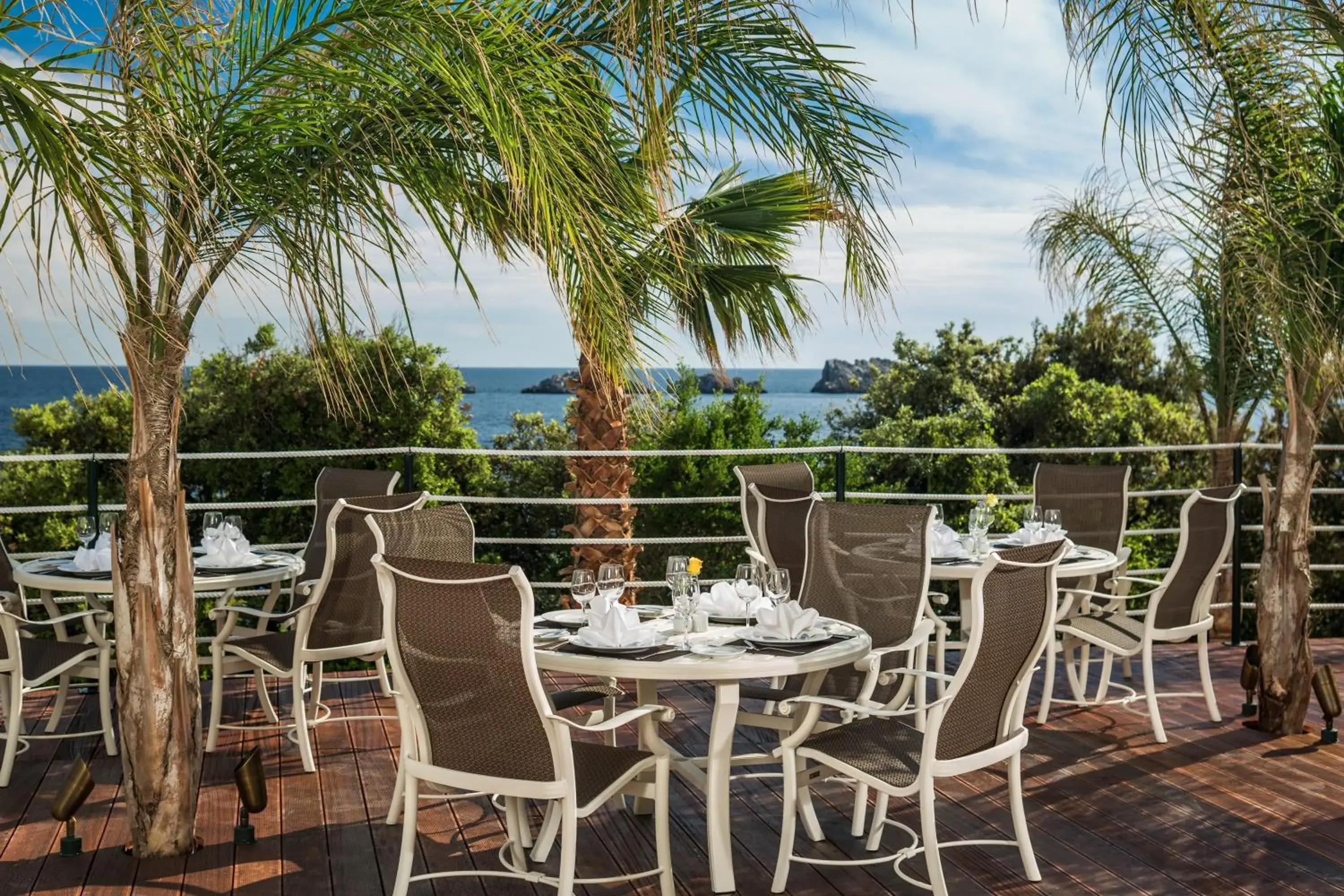 Restaurant/places to eat in Royal Princess Hotel Restaurant/places to eat in Royal Princess Hotel