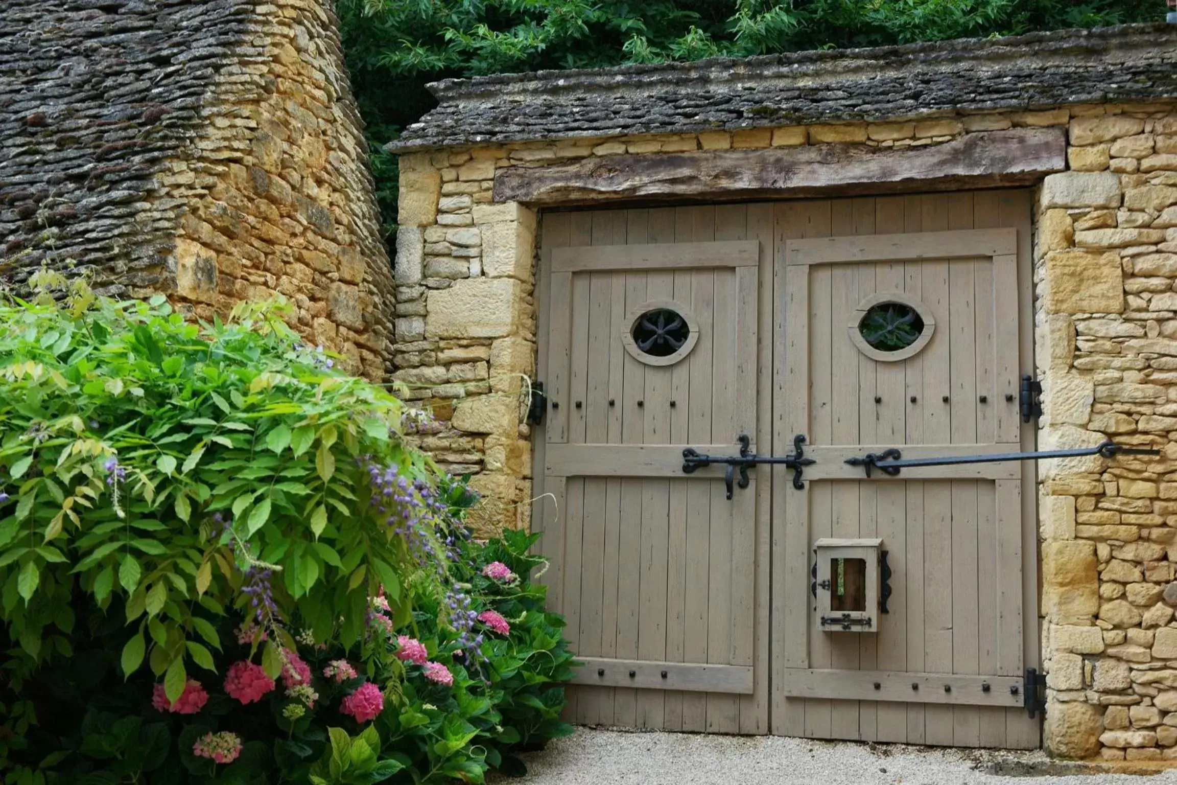 Facade/entrance in Le Clos de la Tour