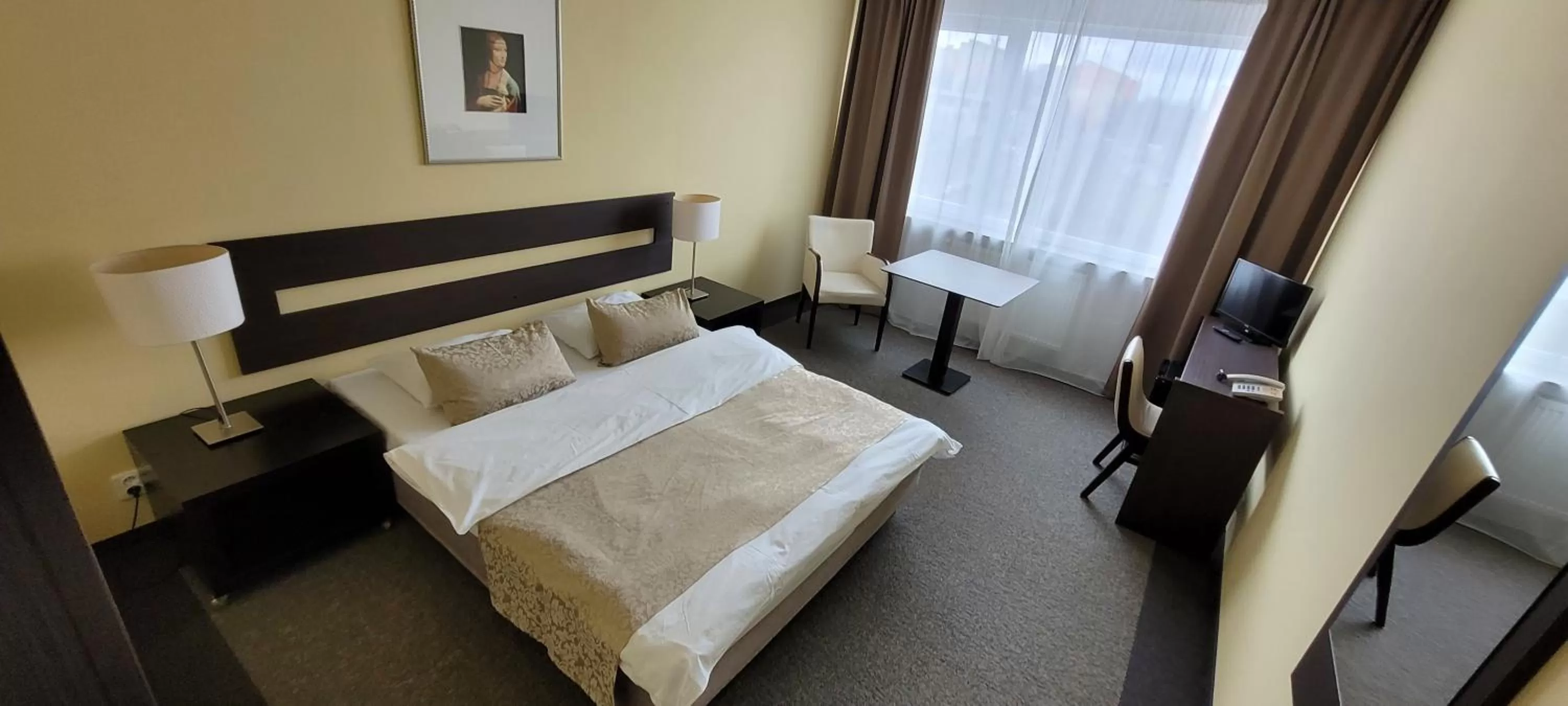 People, Bed in Hotel Cascade