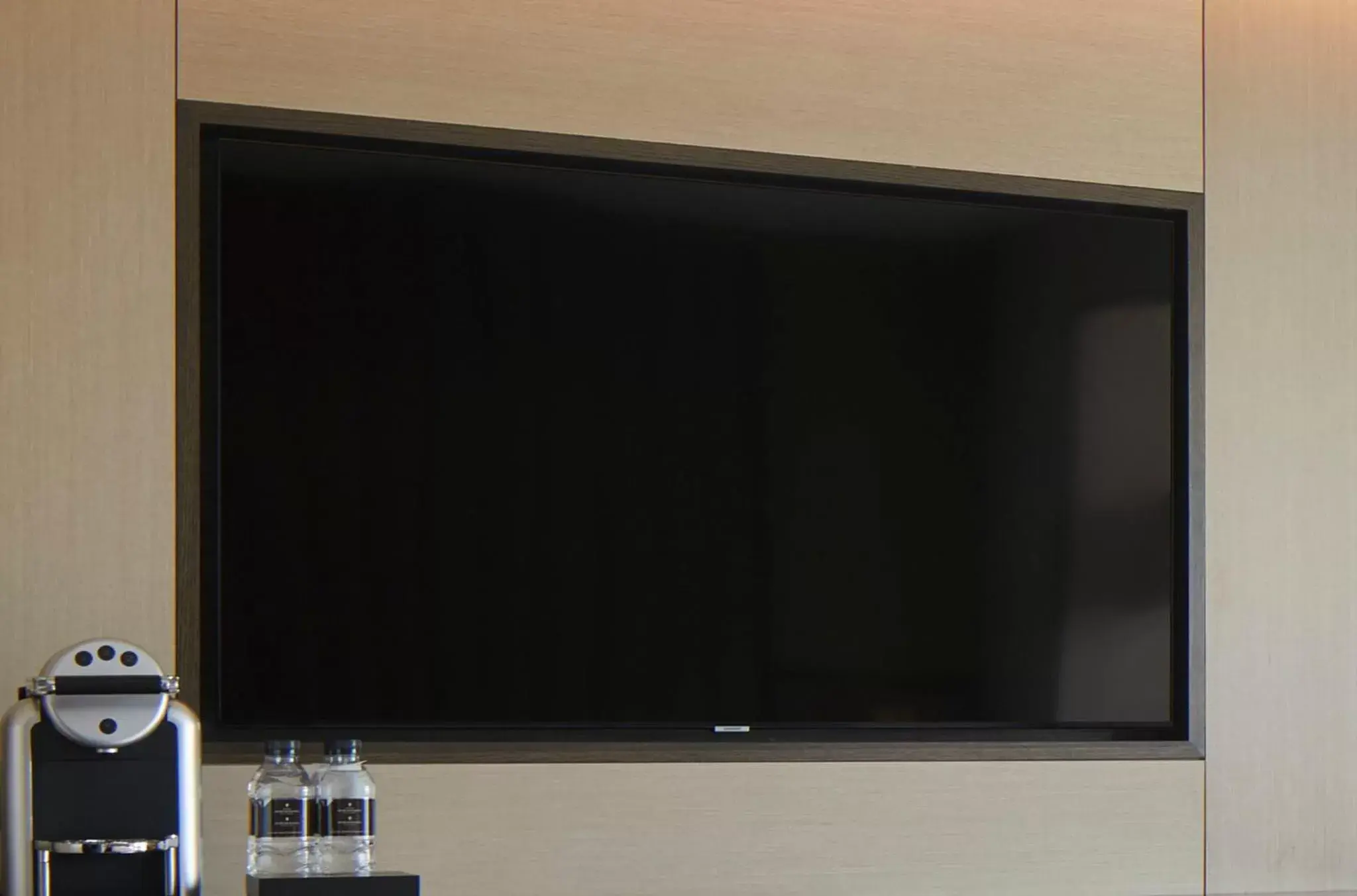 Photo of the whole room, TV/Entertainment Center in Grand InterContinental Seoul Parnas, an IHG Hotel