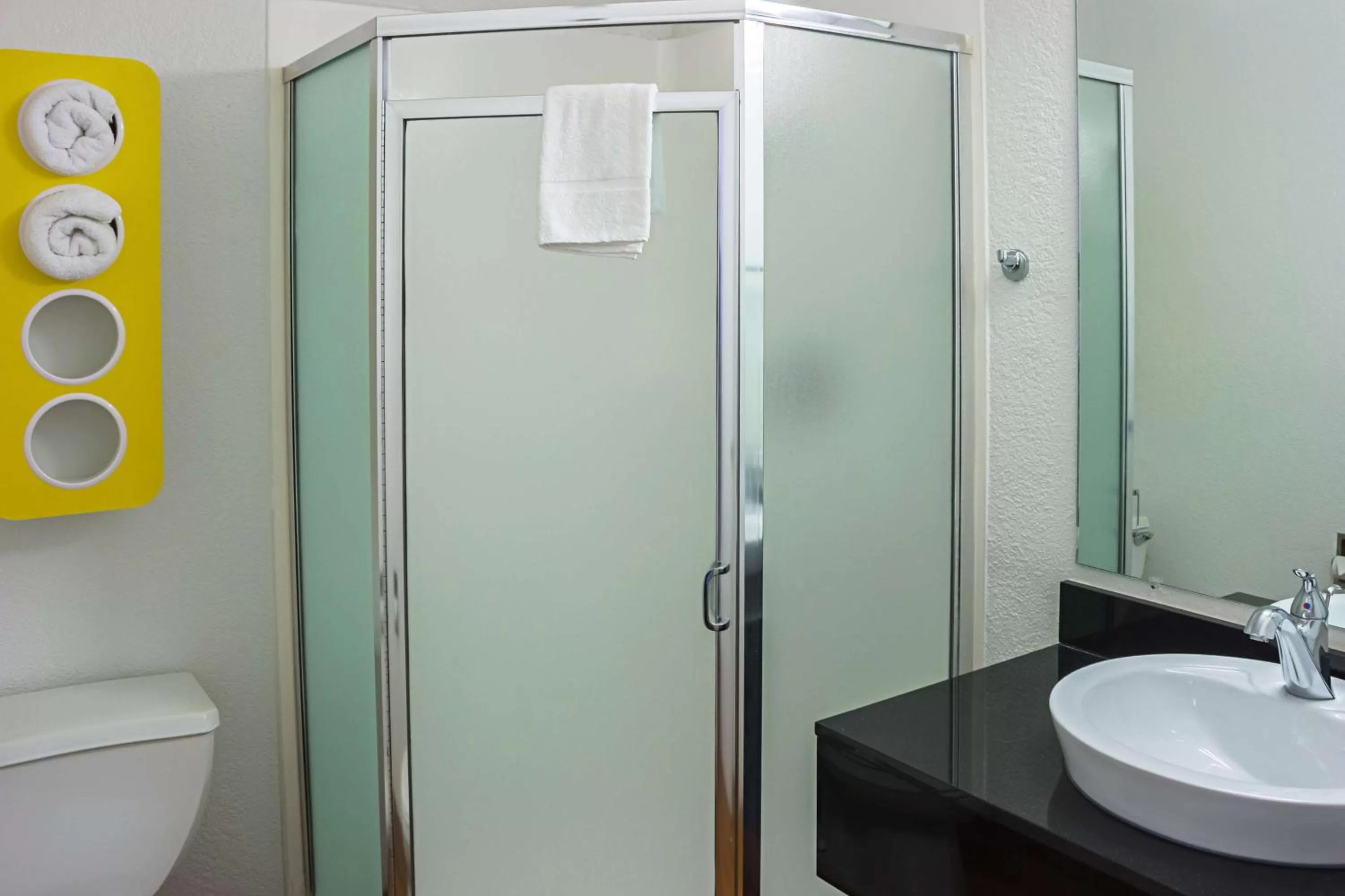 Photo of the whole room in Motel 6-Porterville, CA