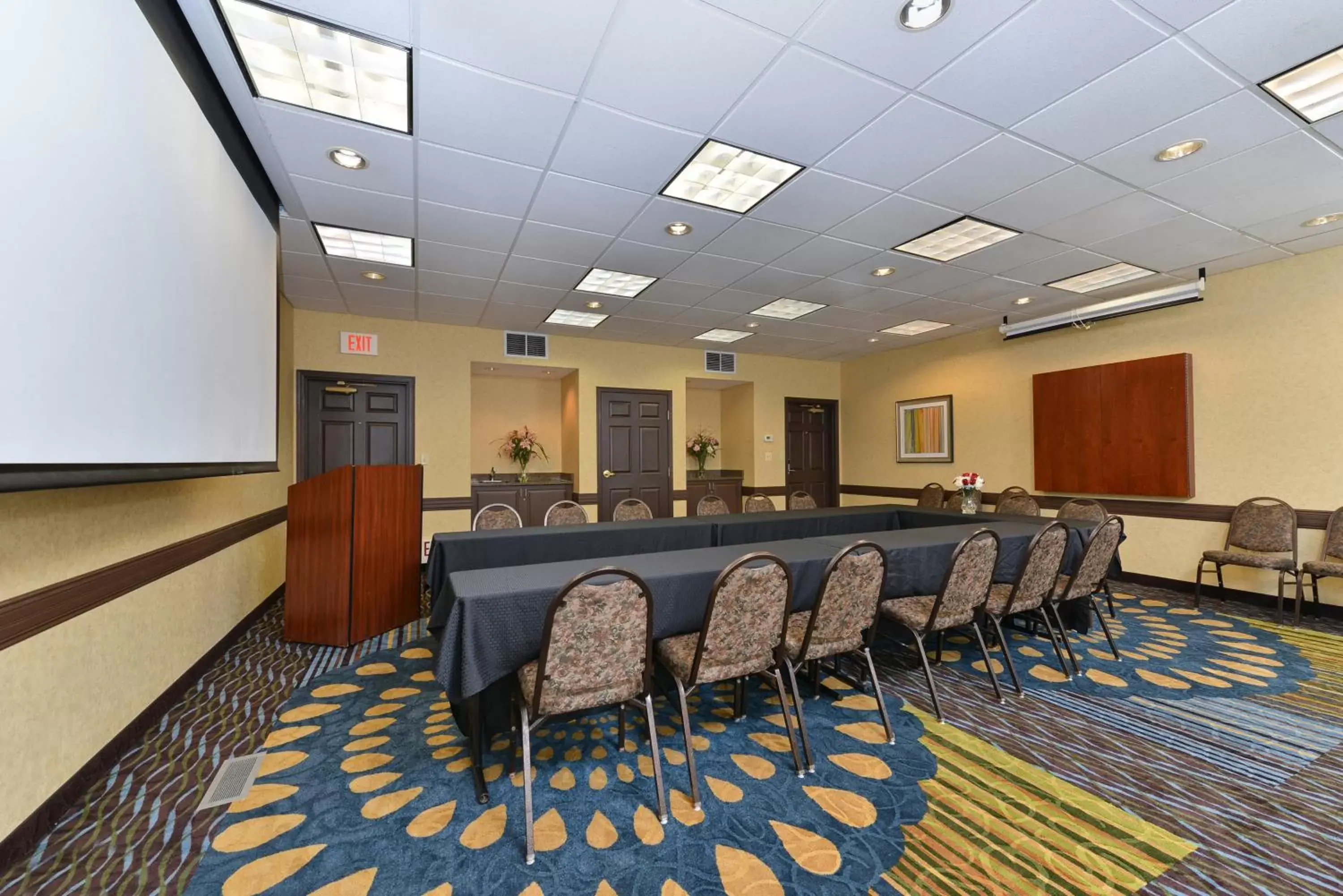 Meeting/conference room in Holiday Inn Express St. Paul South - Inver Grove Heights, an IHG Hotel