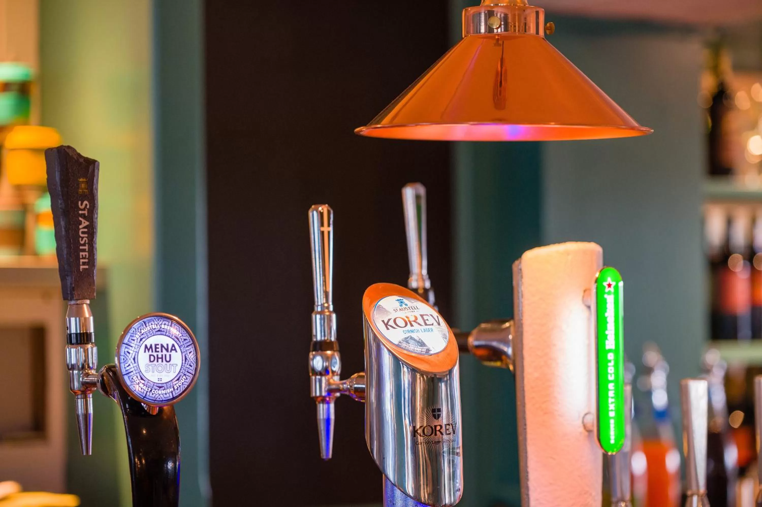 Food and drinks in County Arms