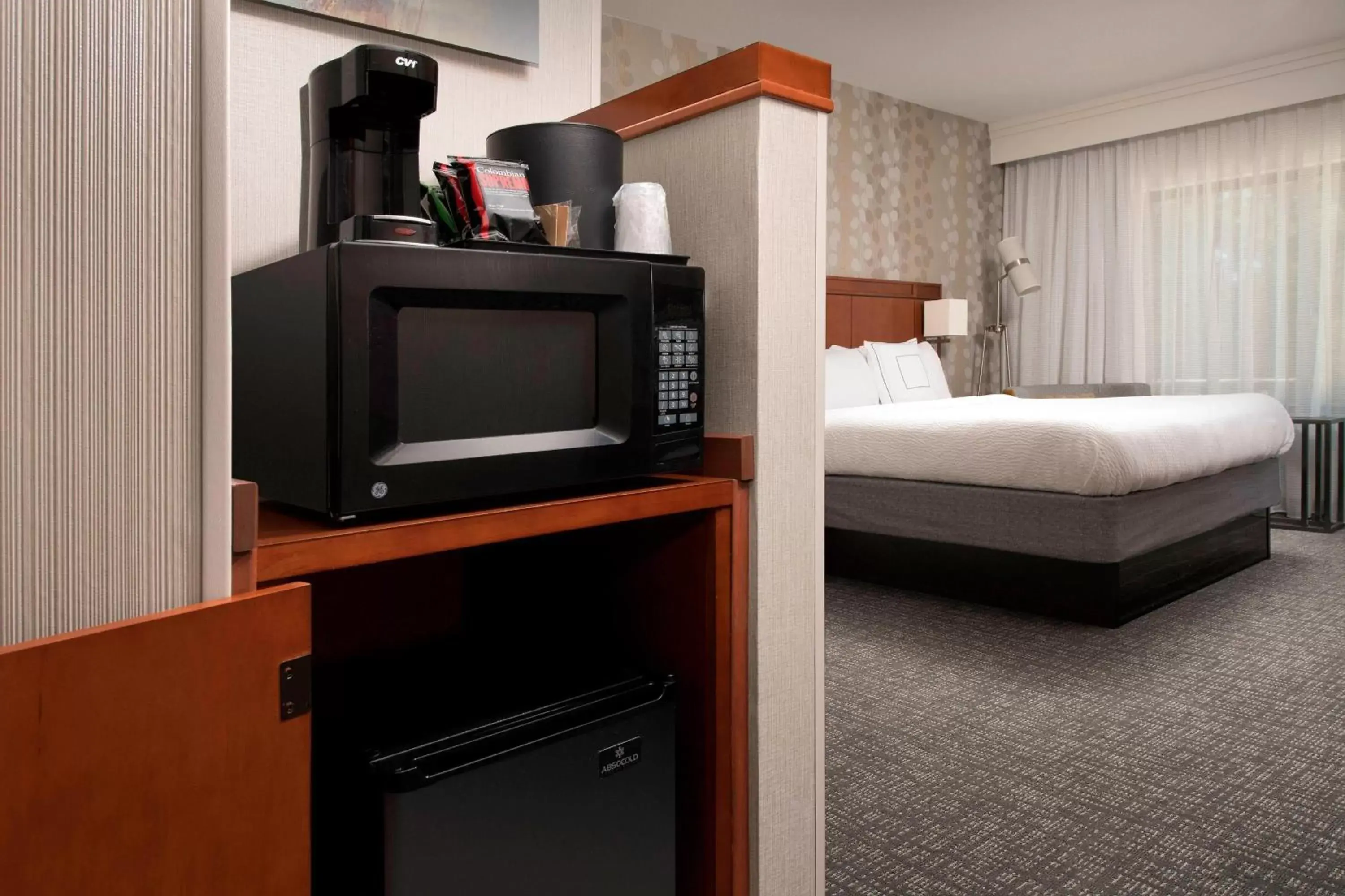 Photo of the whole room, TV/Entertainment Center in Courtyard by Marriott Lufkin