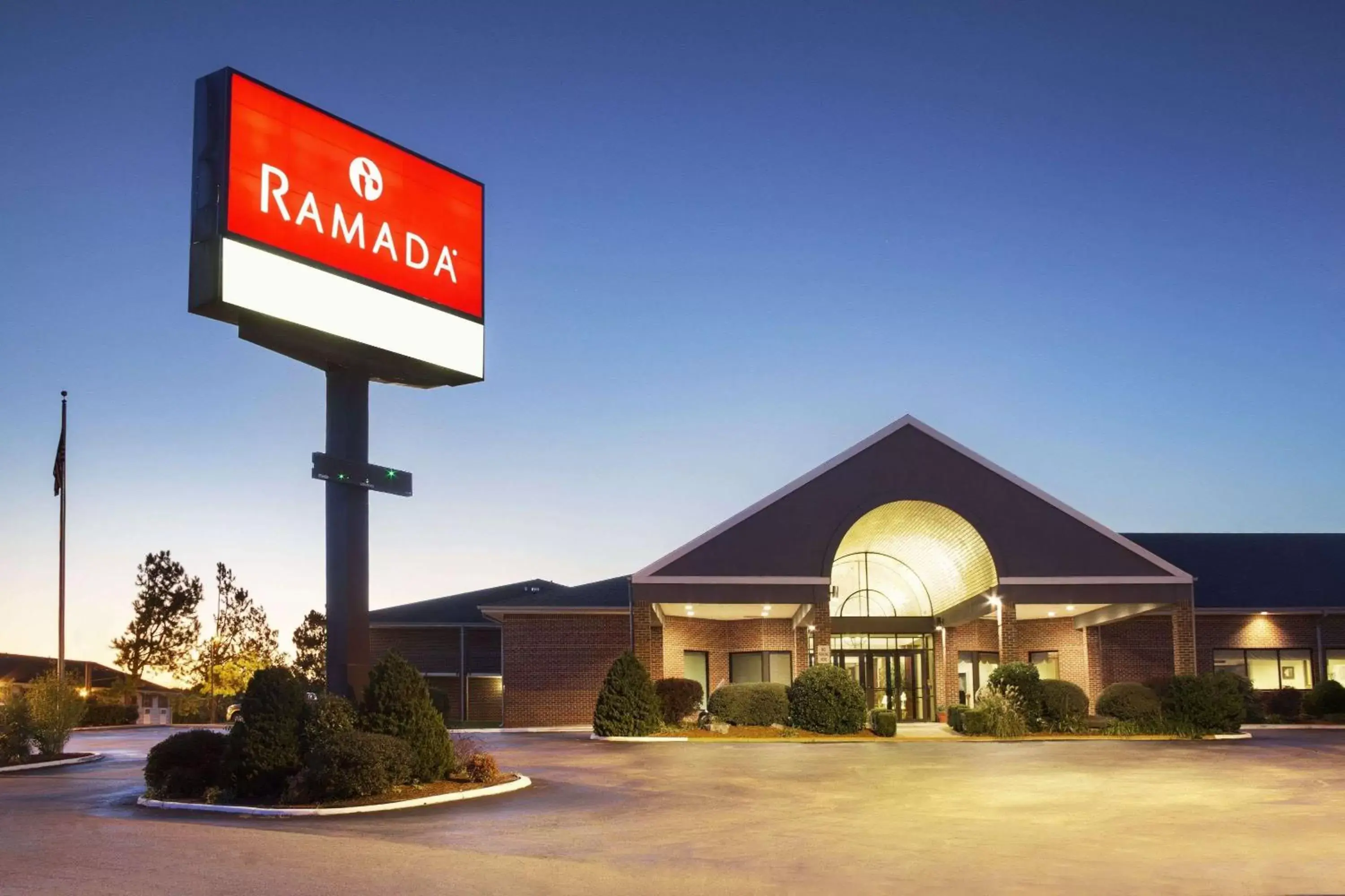 Property building in Ramada by Wyndham Batesville