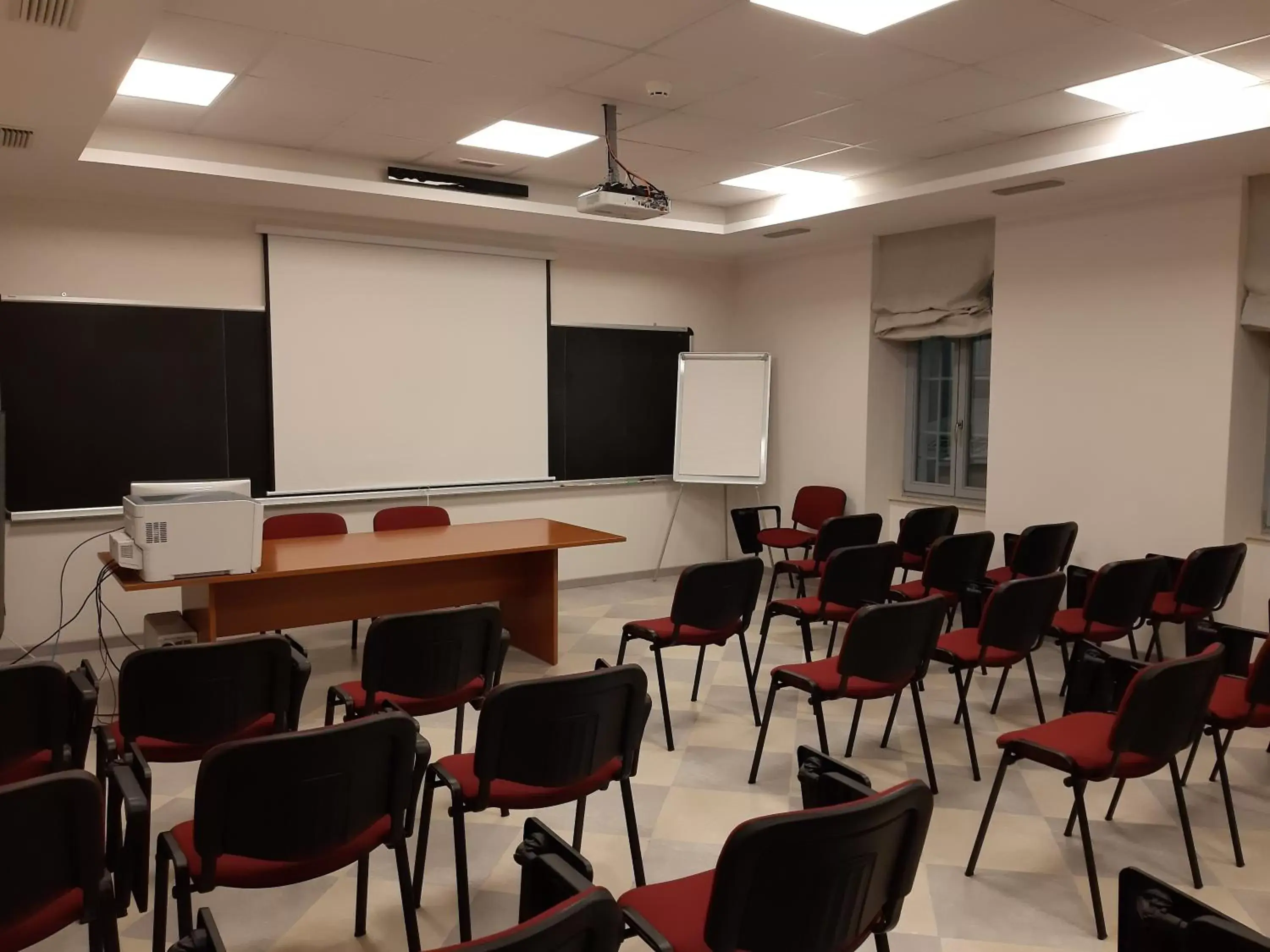 Business facilities, Business Area/Conference Room in Nuovo Albergo Operai