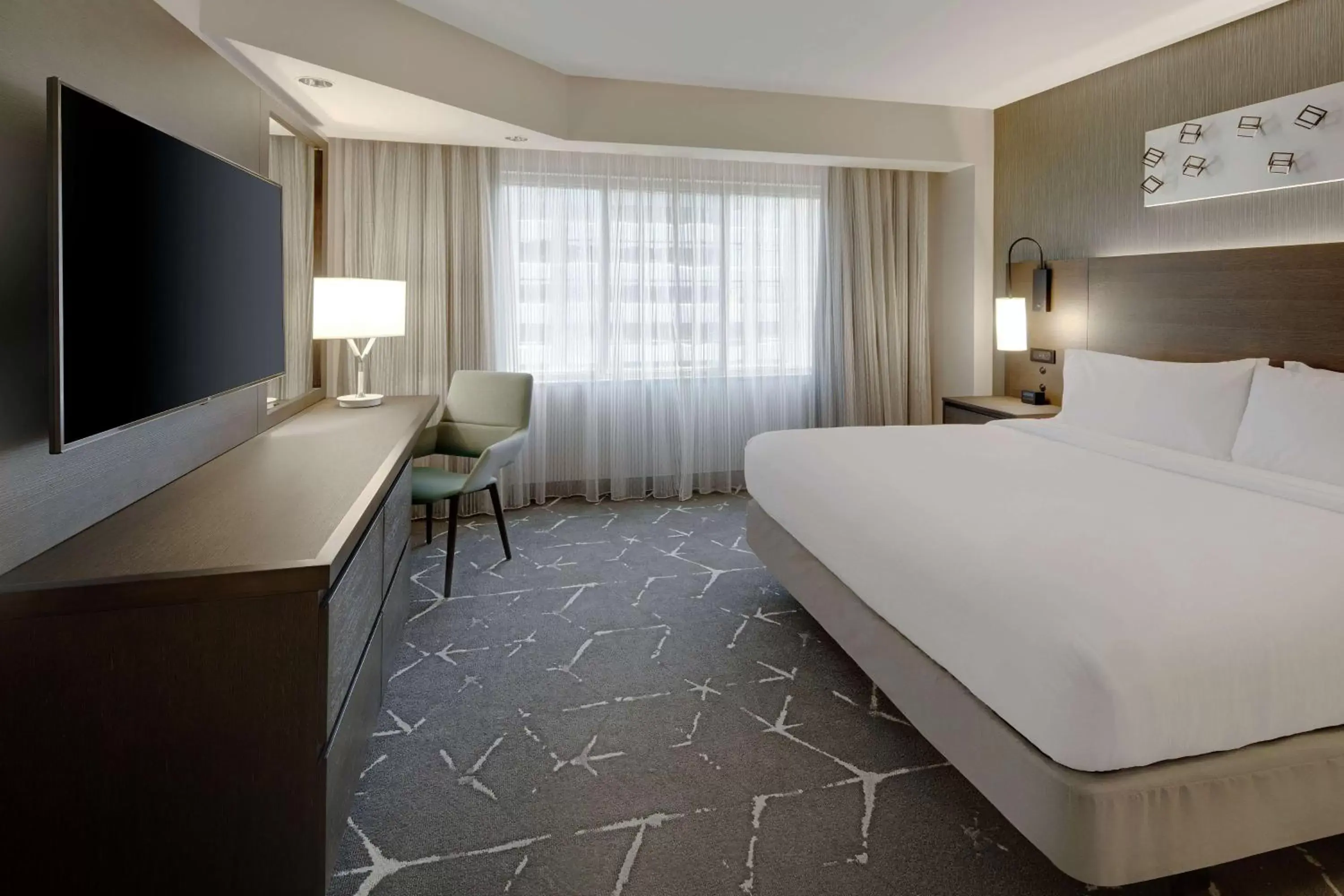 Bedroom, Bed in Embassy Suites by Hilton Atlanta Perimeter Center