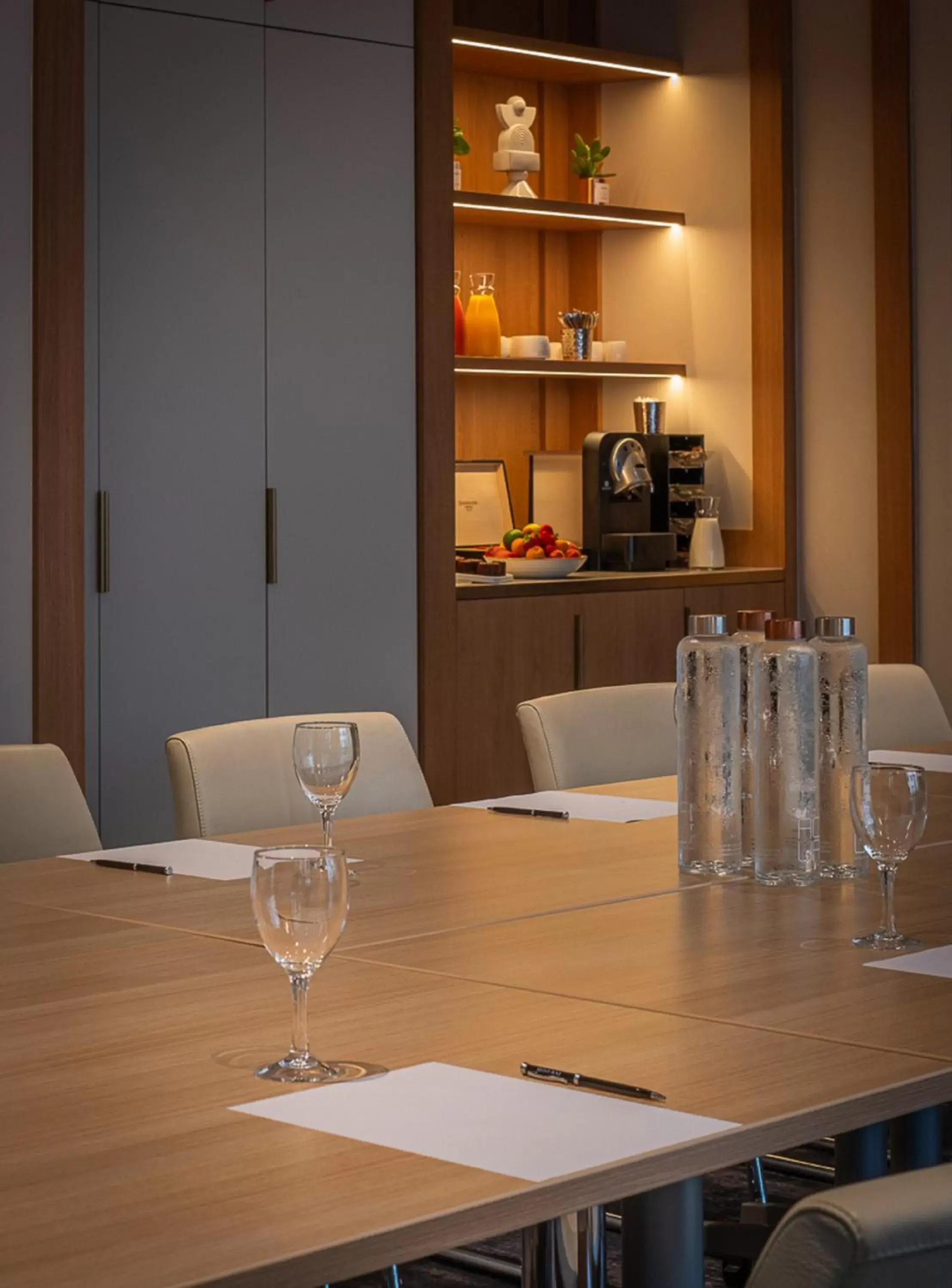 Meeting/conference room, Restaurant/Places to Eat in Hôtel Burdigala by Inwood Hotels