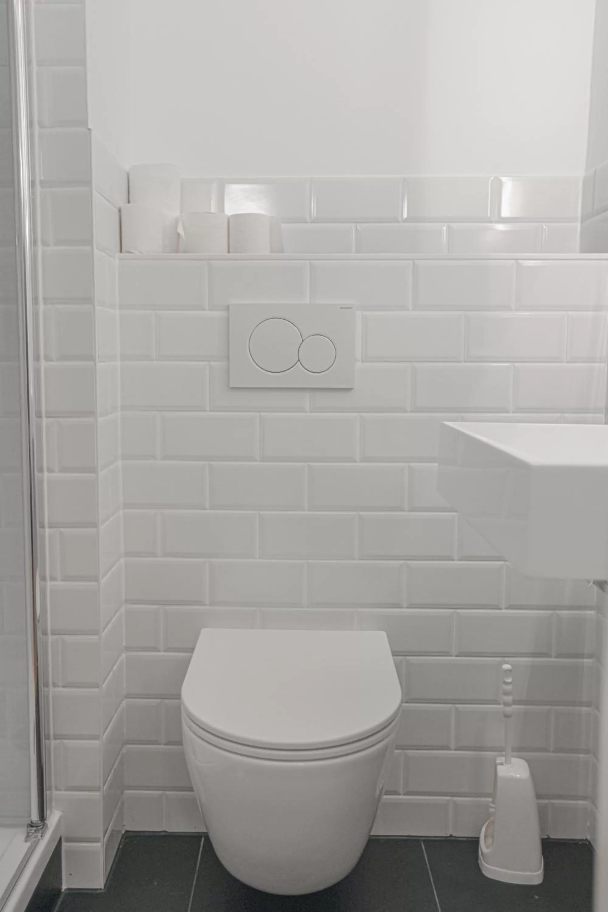 Toilet in Hotel Apadana Frankfurt