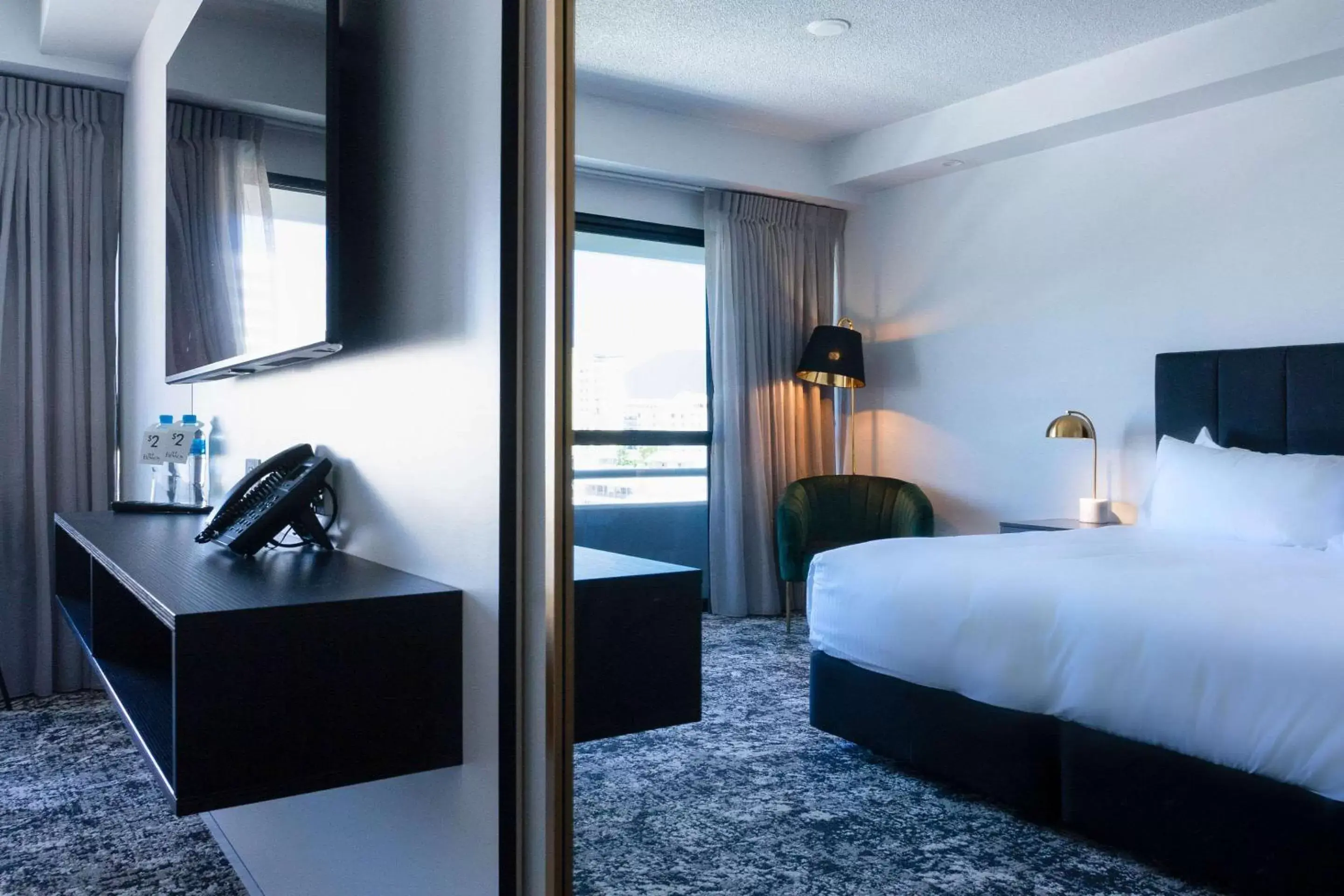 Bedroom, Bed in The Benson Hotel Bedroom, Bed in The Benson Hotel