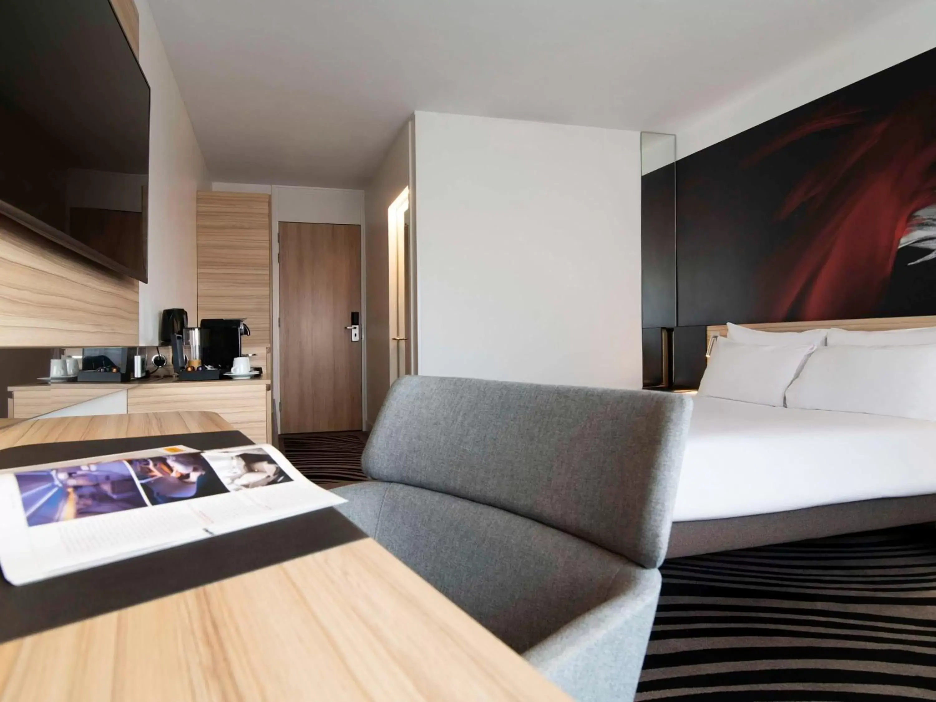 Bedroom, Seating Area in Novotel Amsterdam City