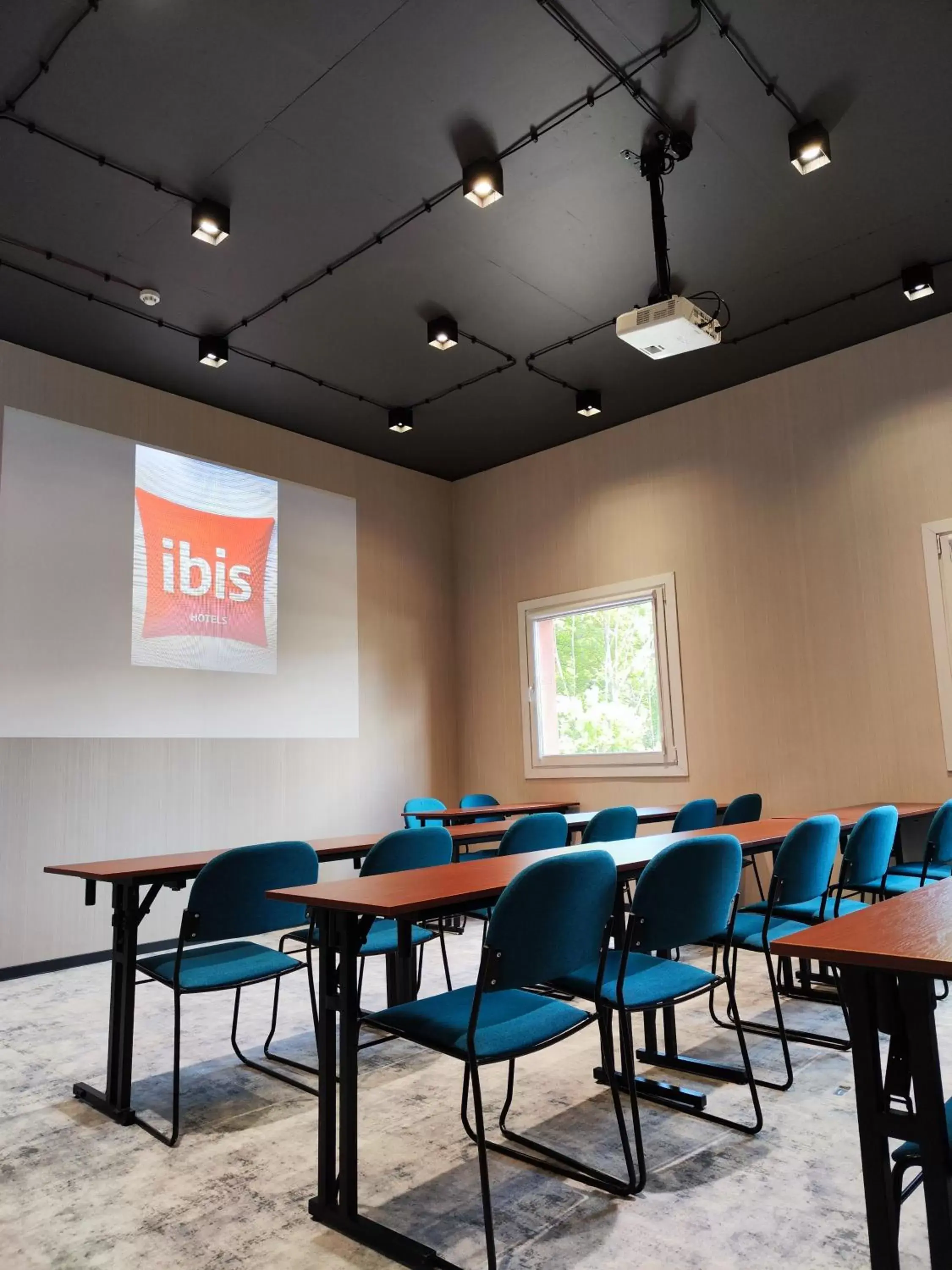 Meeting/conference room in Ibis Katowice - Zabrze