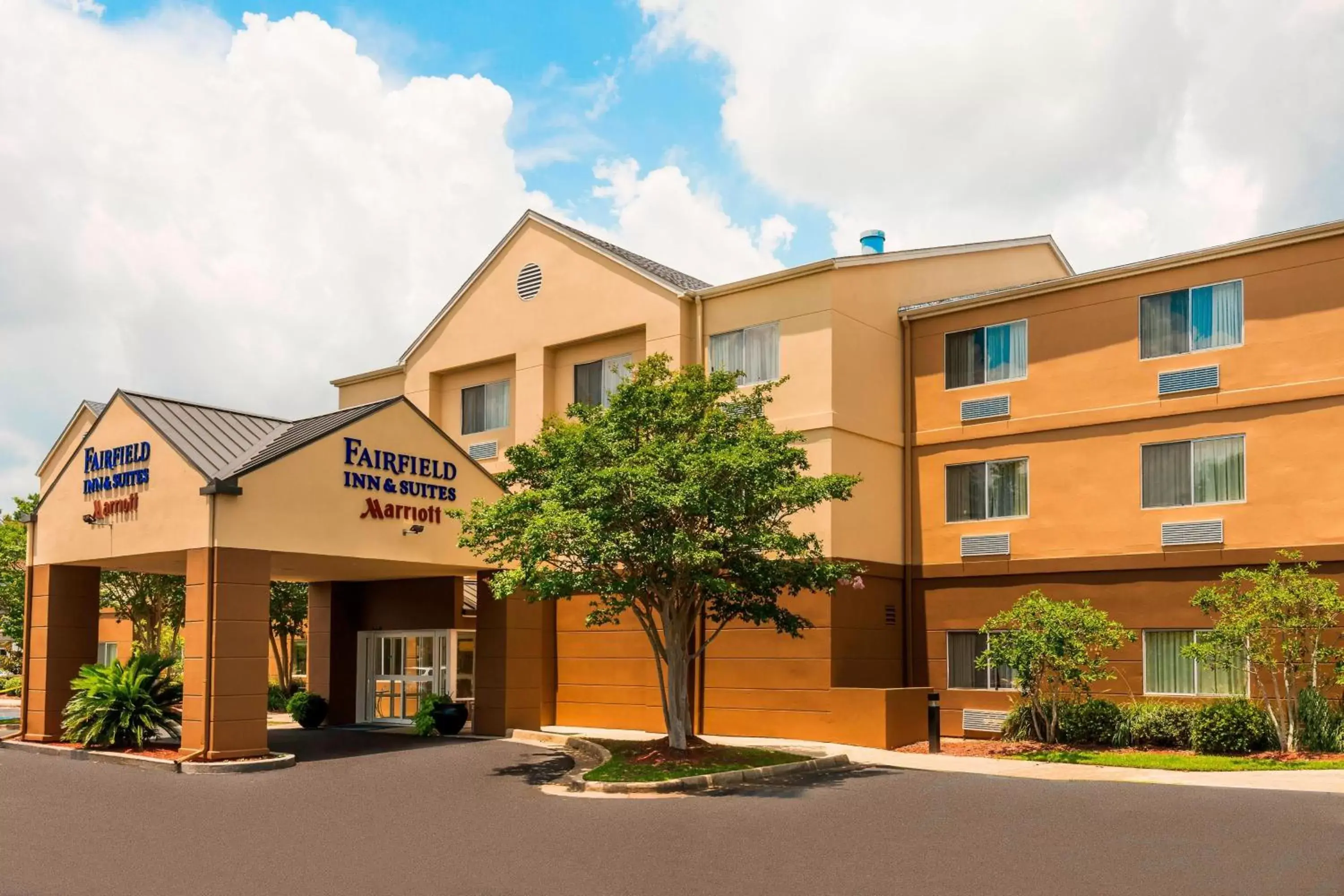 Property Building in Fairfield Inn and Suites Mobile