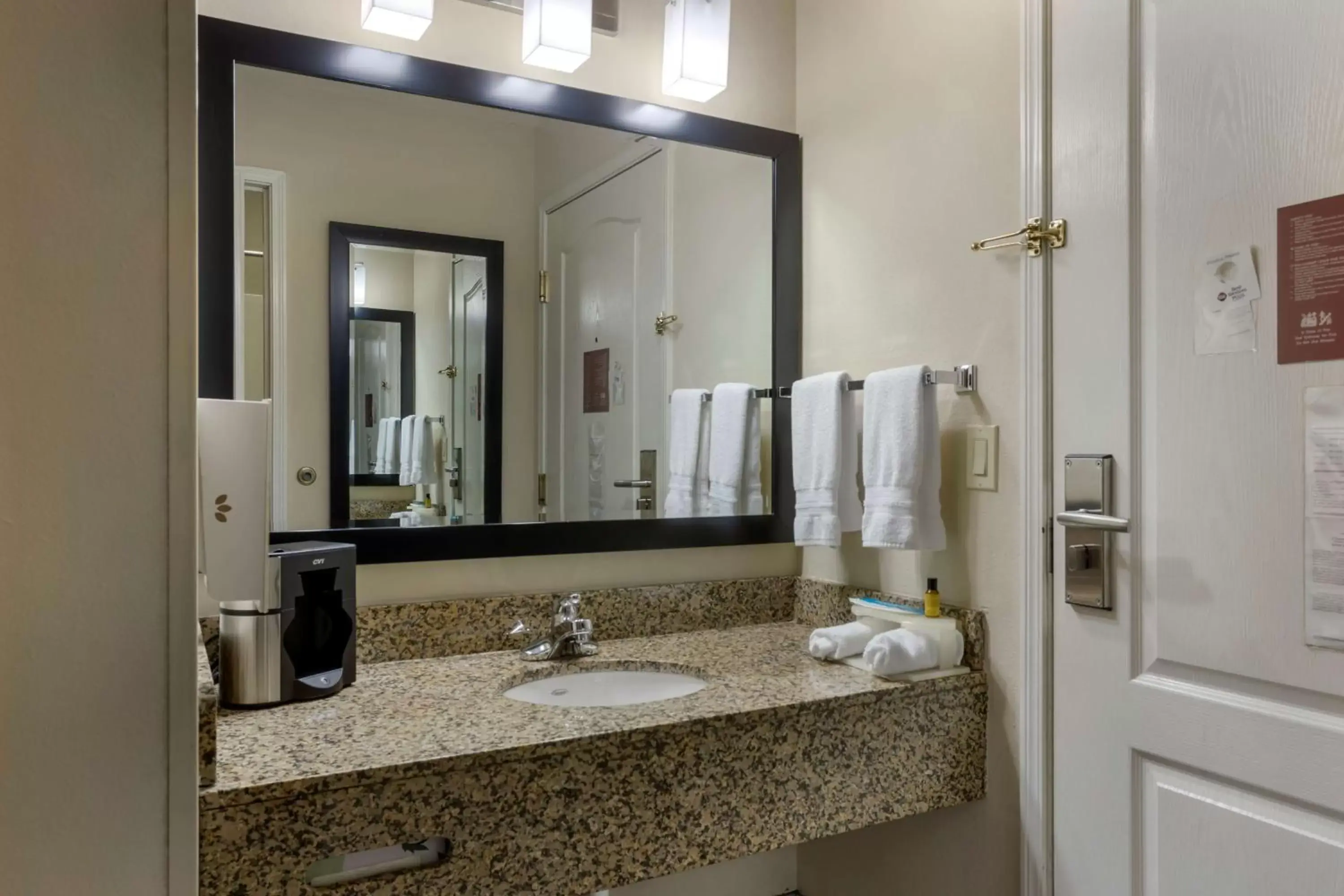 Bathroom in Best Western Plus Searcy Inn