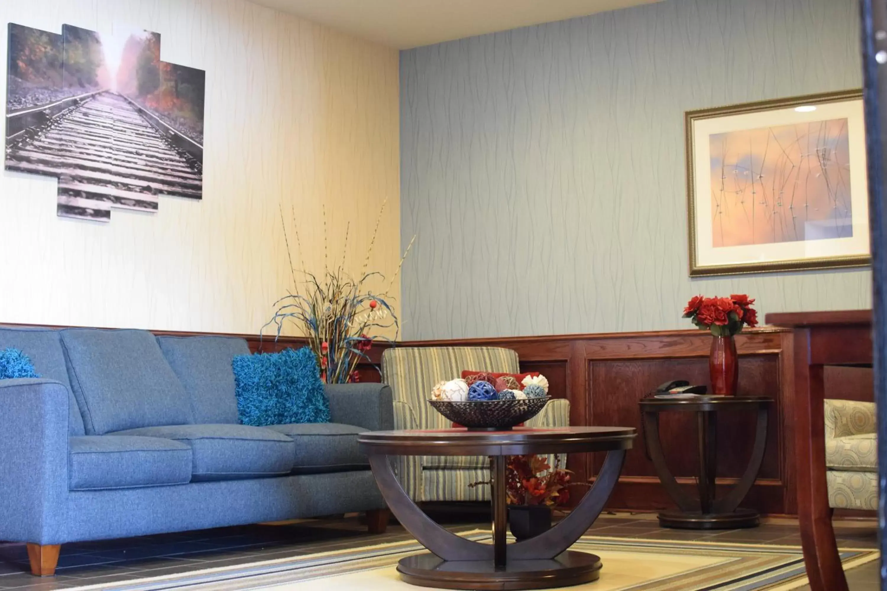 Property building in Holiday Inn Express Pratt by IHG Property building in Holiday Inn Express Pratt by IHG