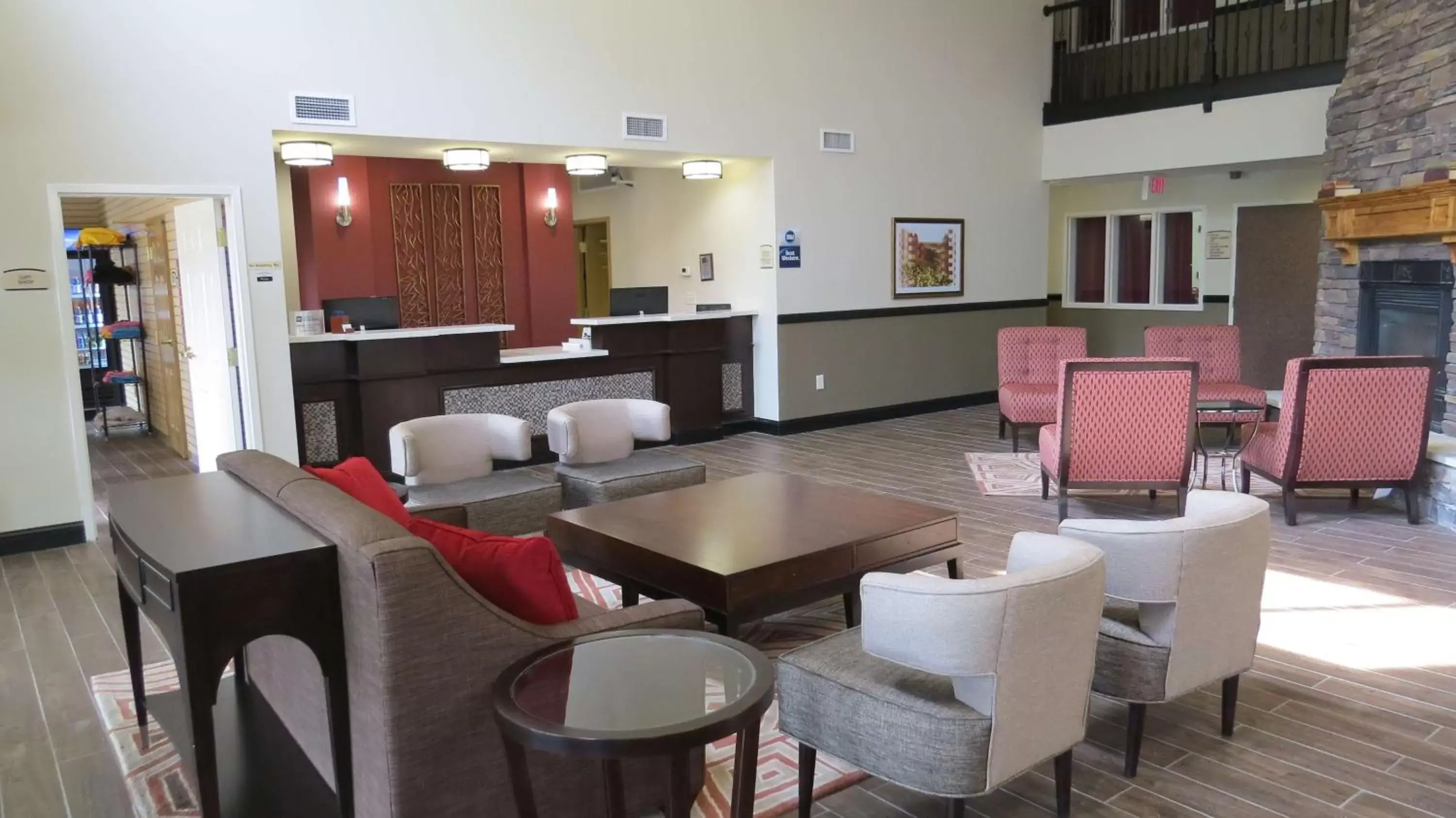 Lobby or reception, Lounge/Bar in Best Western Palmyra Inn & Suites