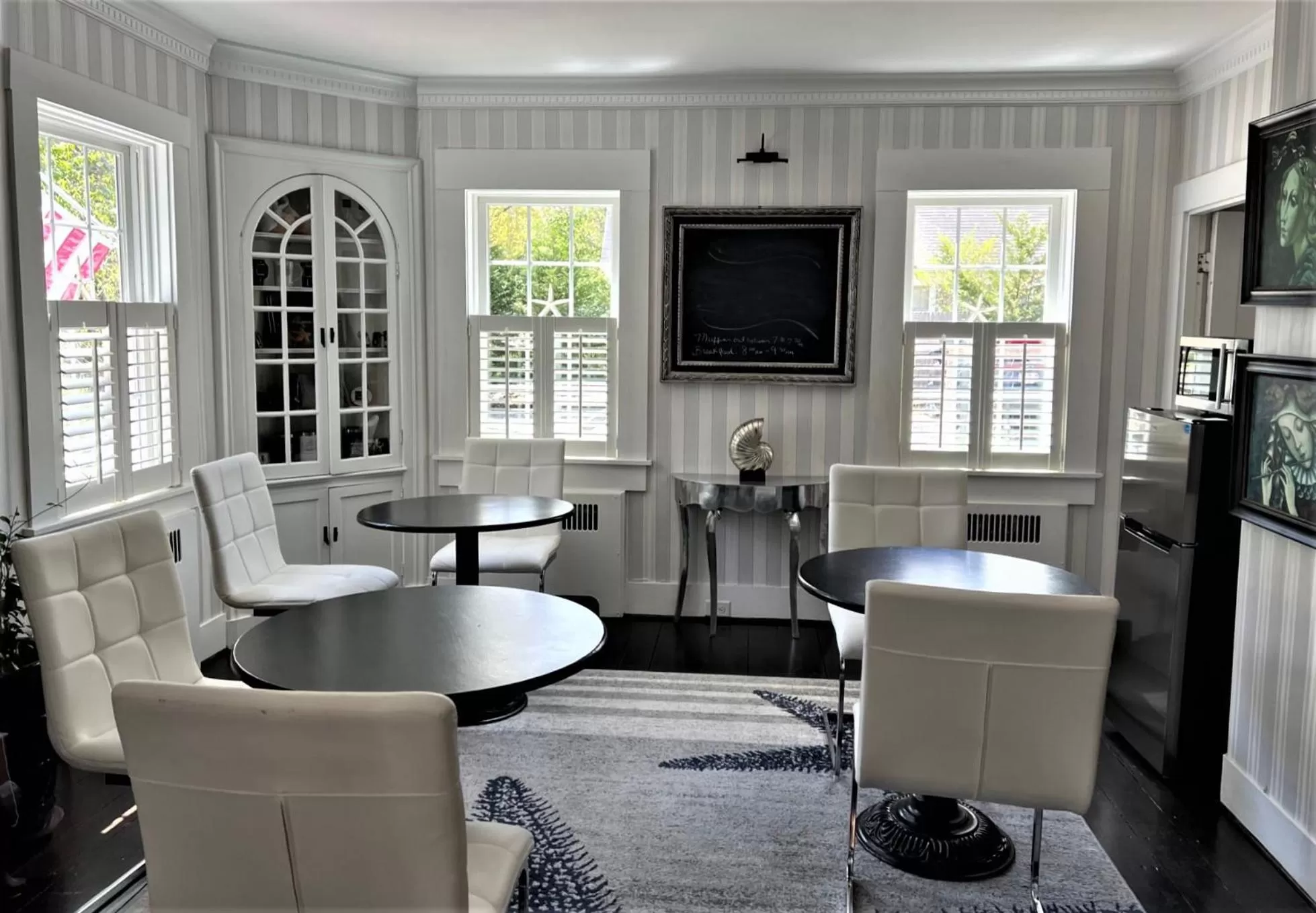 Dining area in The Platinum Pebble Boutique Inn - Adults Only Property