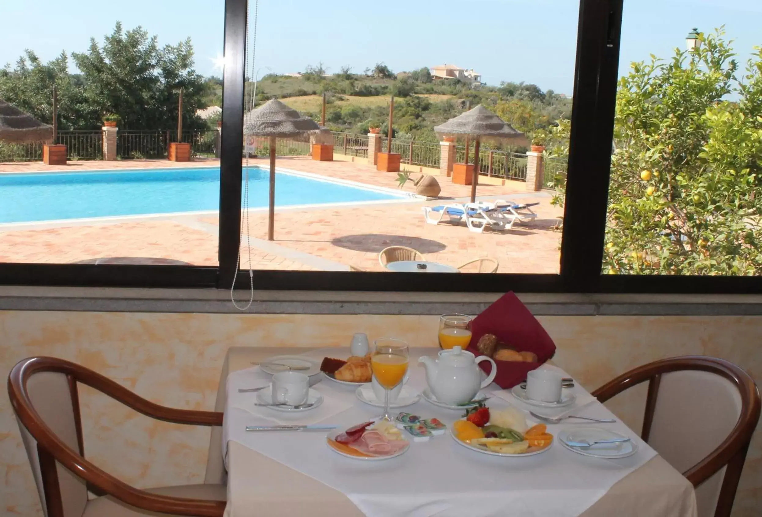 Breakfast in Quinta dos Poetas Nature Hotel & Apartments Breakfast in Quinta dos Poetas Nature Hotel & Apartments