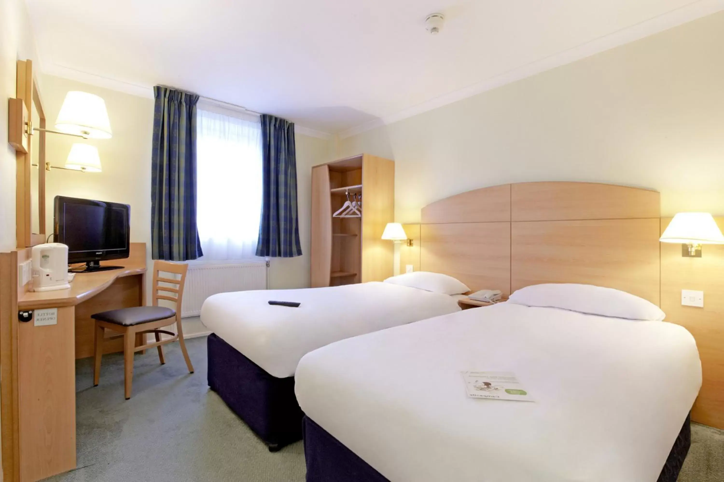 Photo of the whole room, Bed in Campanile Hotel Glasgow SECC Hydro