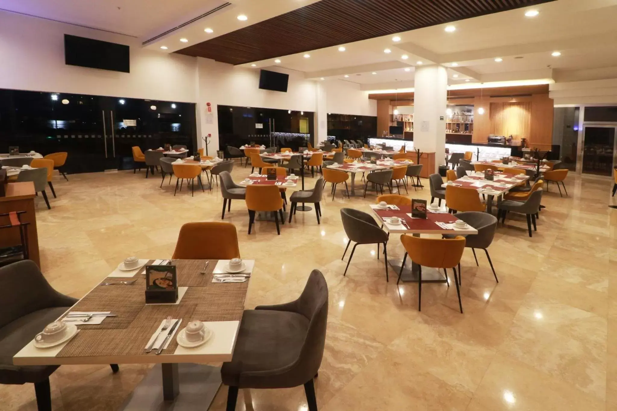 Restaurant/Places to Eat in Holiday Inn Tuxpan - Convention Center, an IHG Hotel