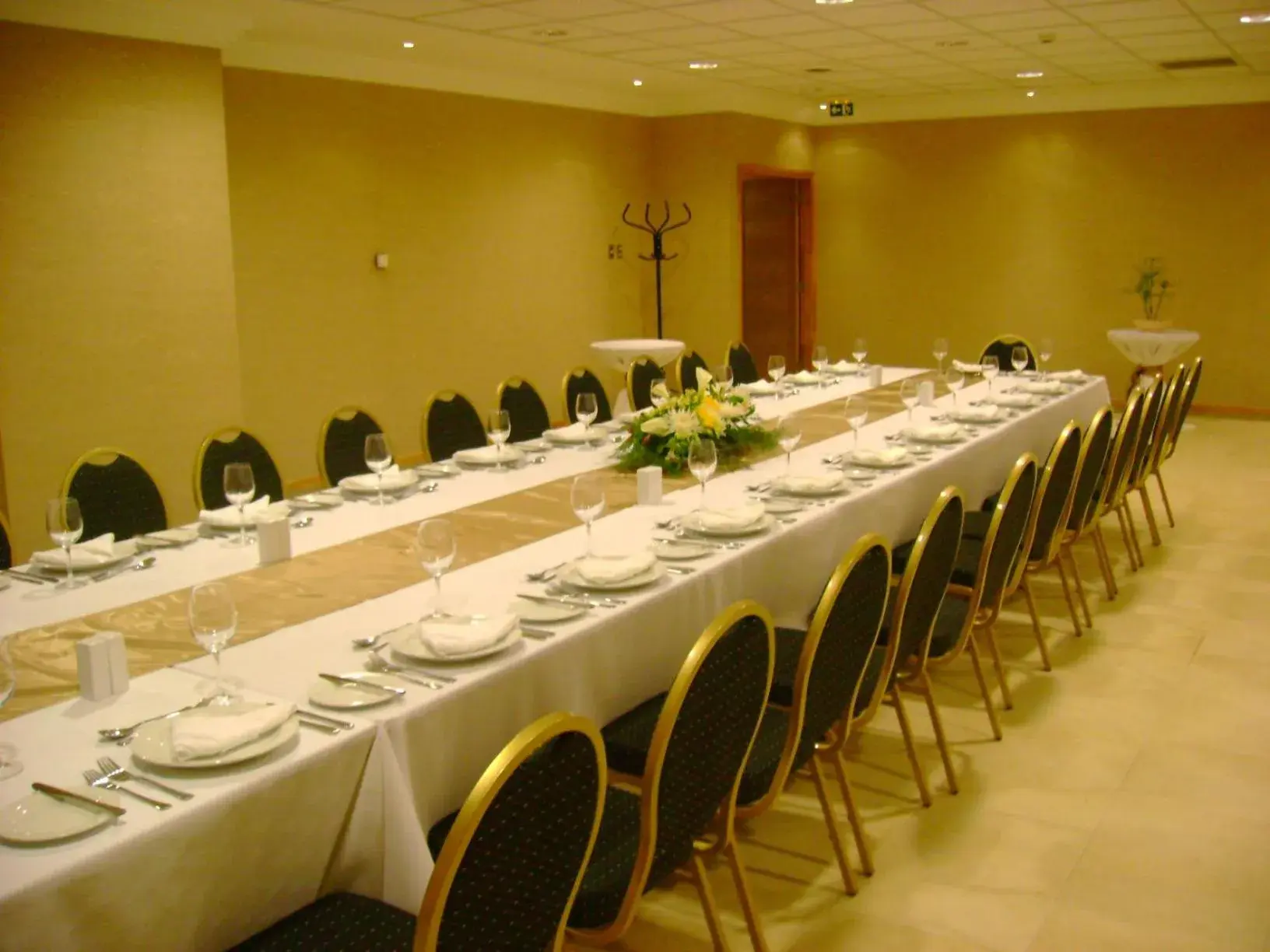 Restaurant/places to eat in Hotel Diego de Almagro Punta Arenas Restaurant/places to eat in Hotel Diego de Almagro Punta Arenas