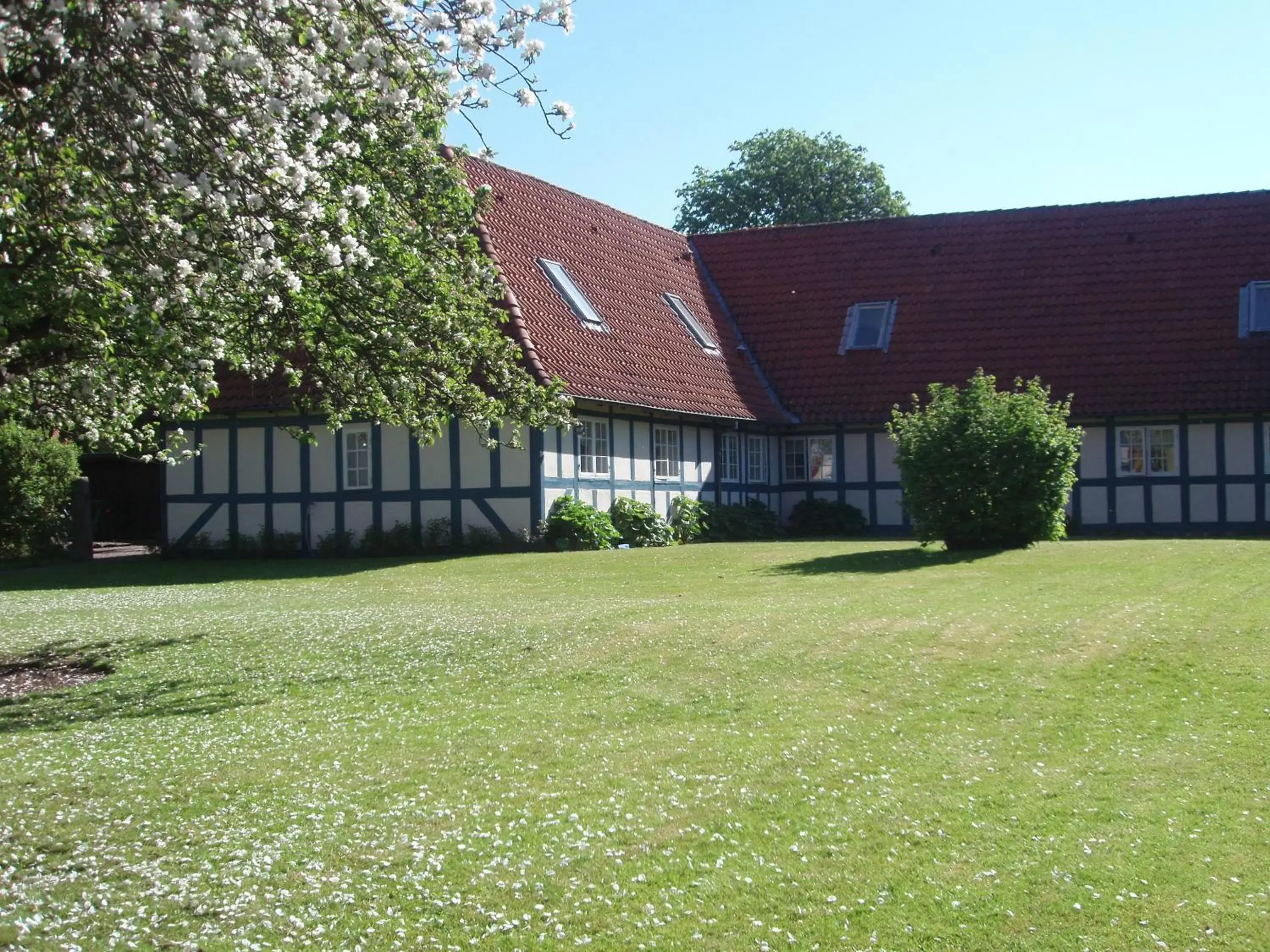 Facade/entrance, Property Building in Hotel Knudsens Gaard