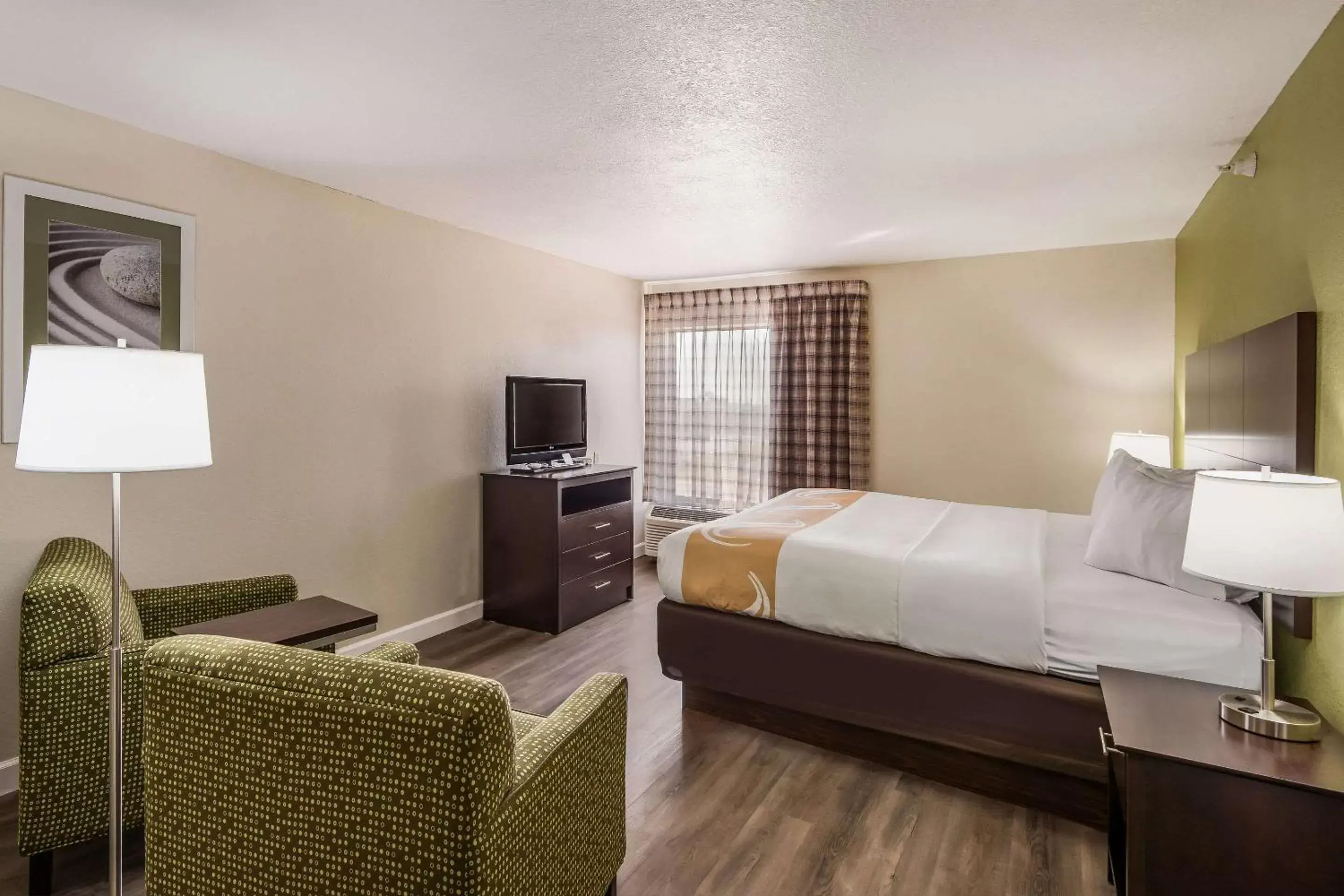 Photo of the whole room in Quality Inn & Suites Quincy - Downtown