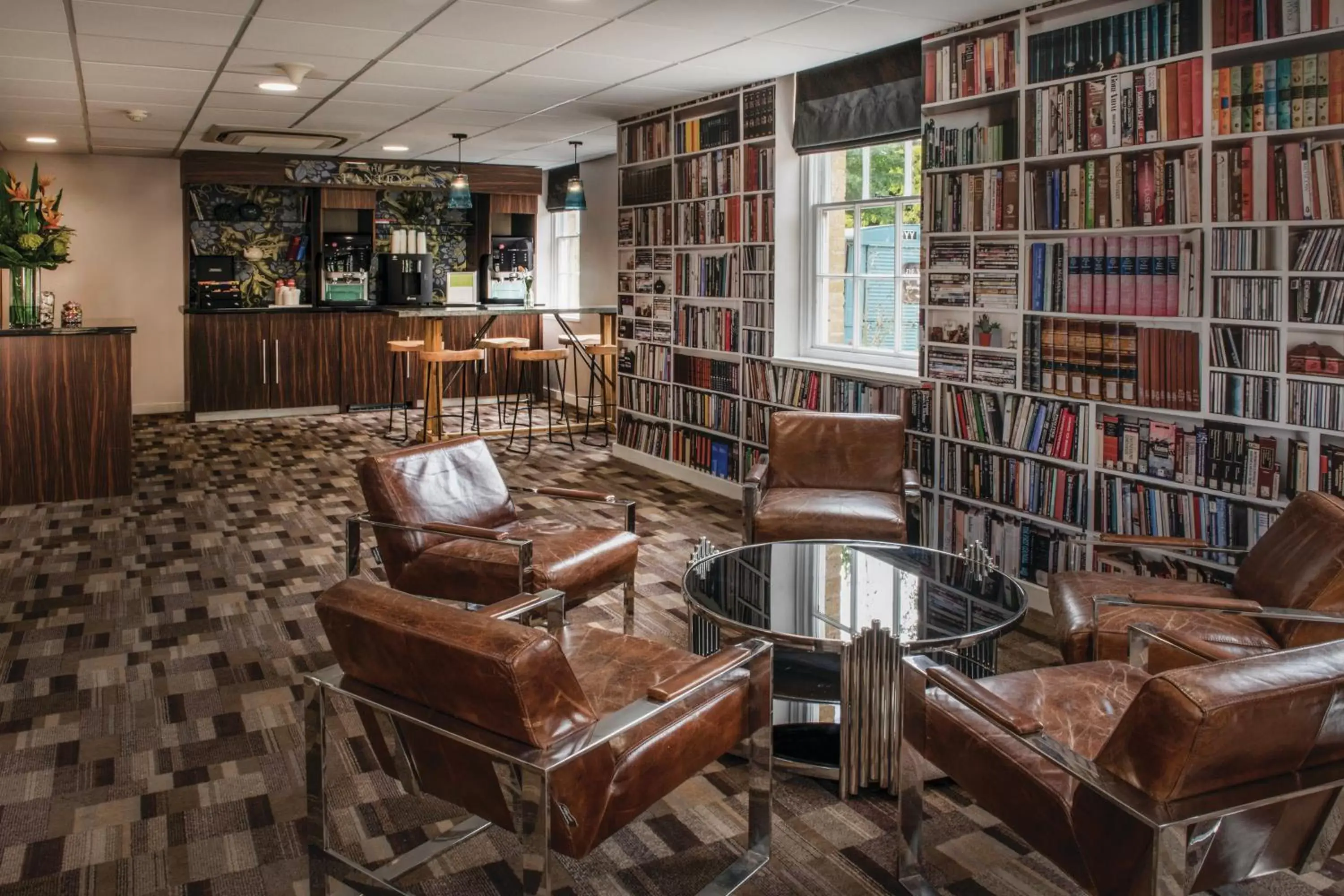 Lounge or bar, Library in De Vere Beaumont Estate