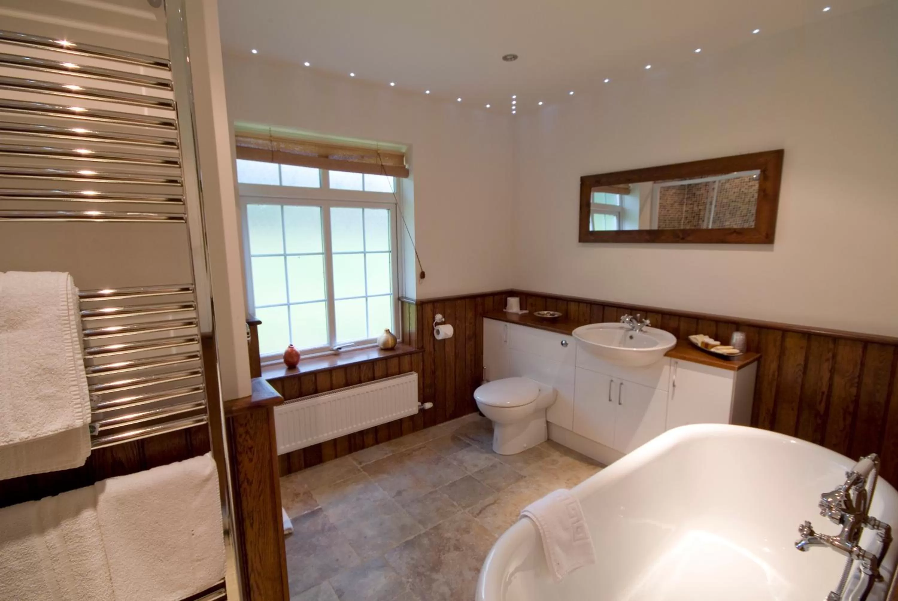 Bathroom in Exeter Court Hotel