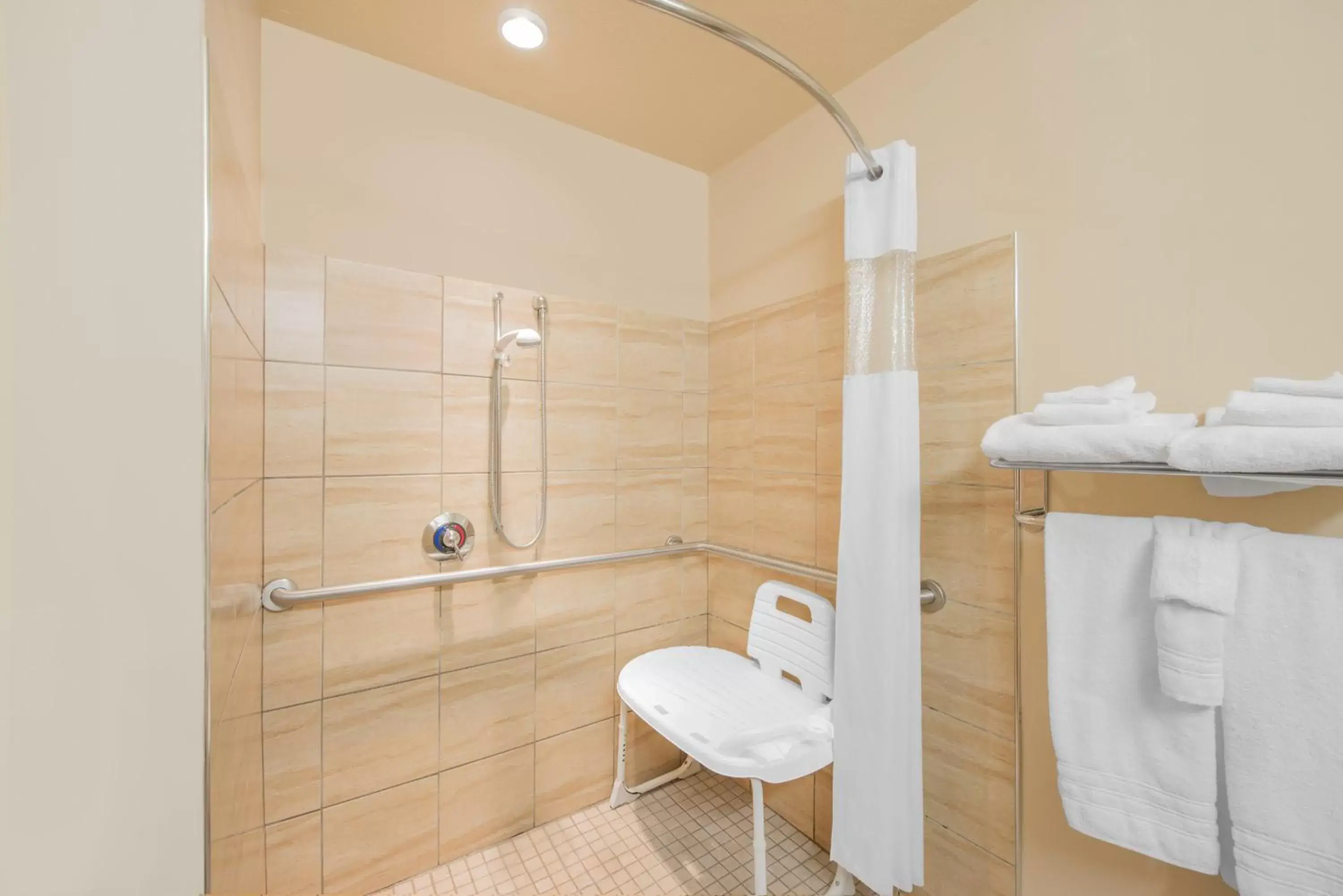 Shower, Bathroom in Microtel Inn & Suites Quincy by Wyndham