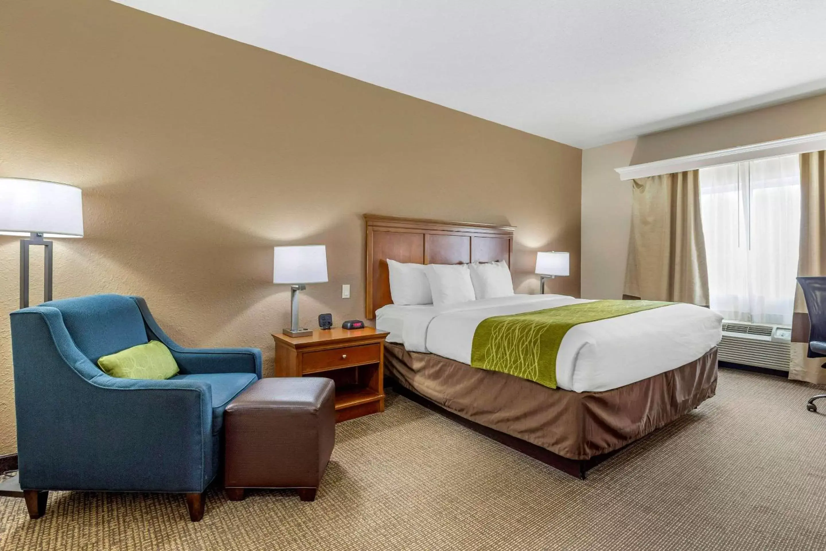 Photo of the whole room in Comfort Inn & Suites Davenport - Quad Cities