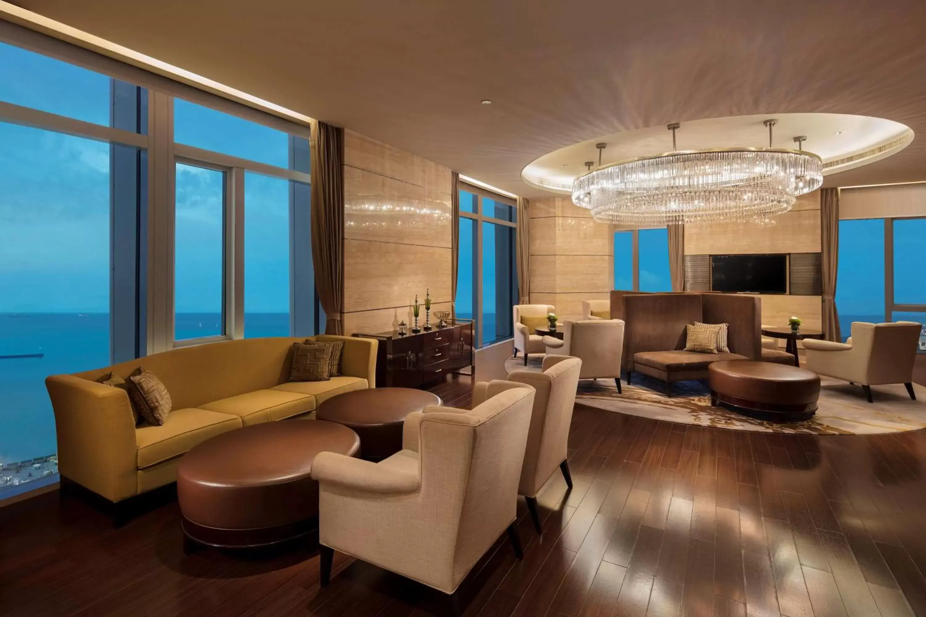 Property building, Lounge/Bar in Hilton Dalian