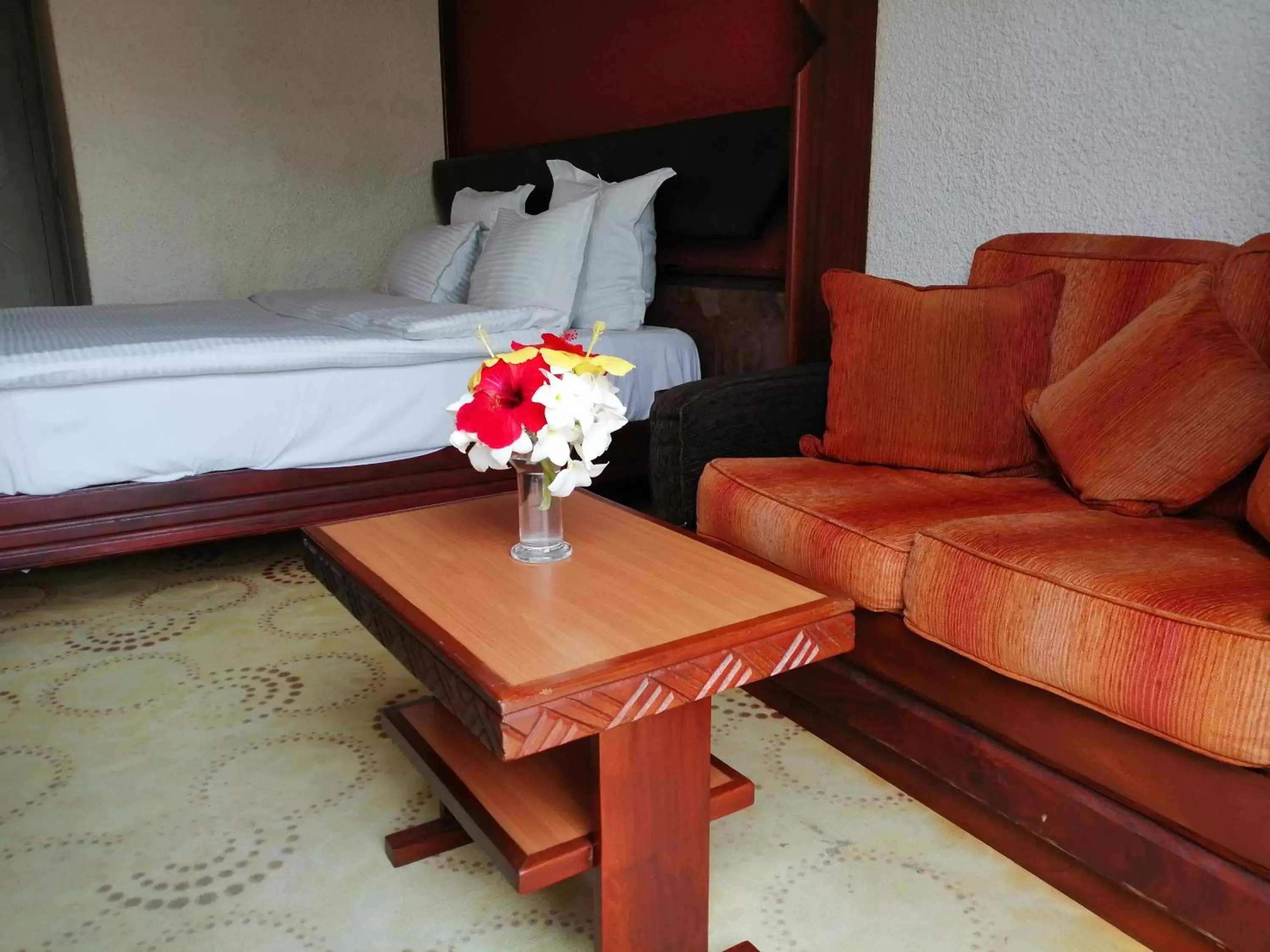 Bed, Seating Area in Hotel Jardin Savana Dakar